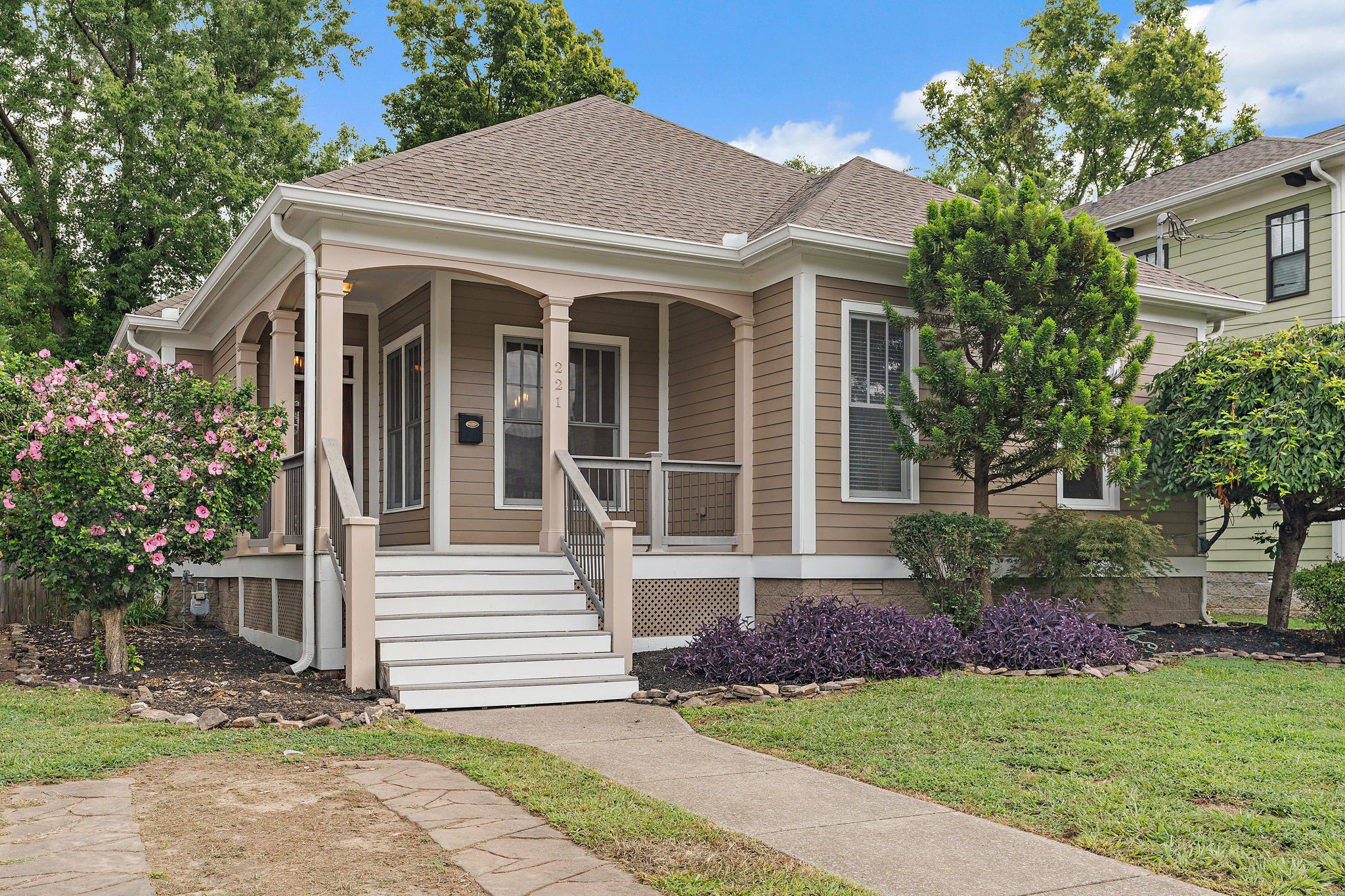 221 Treutland Ave