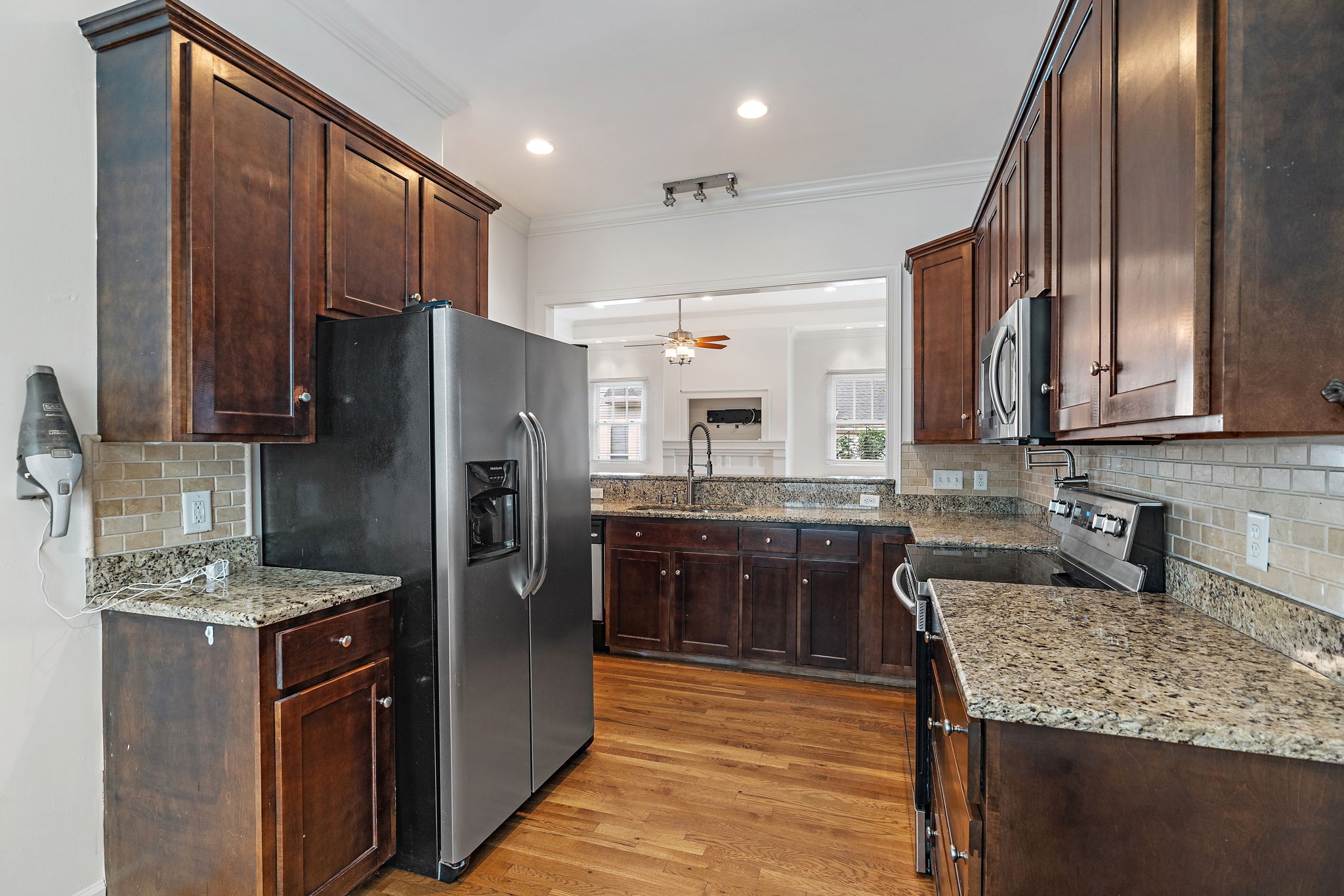 221 Treutland Ave