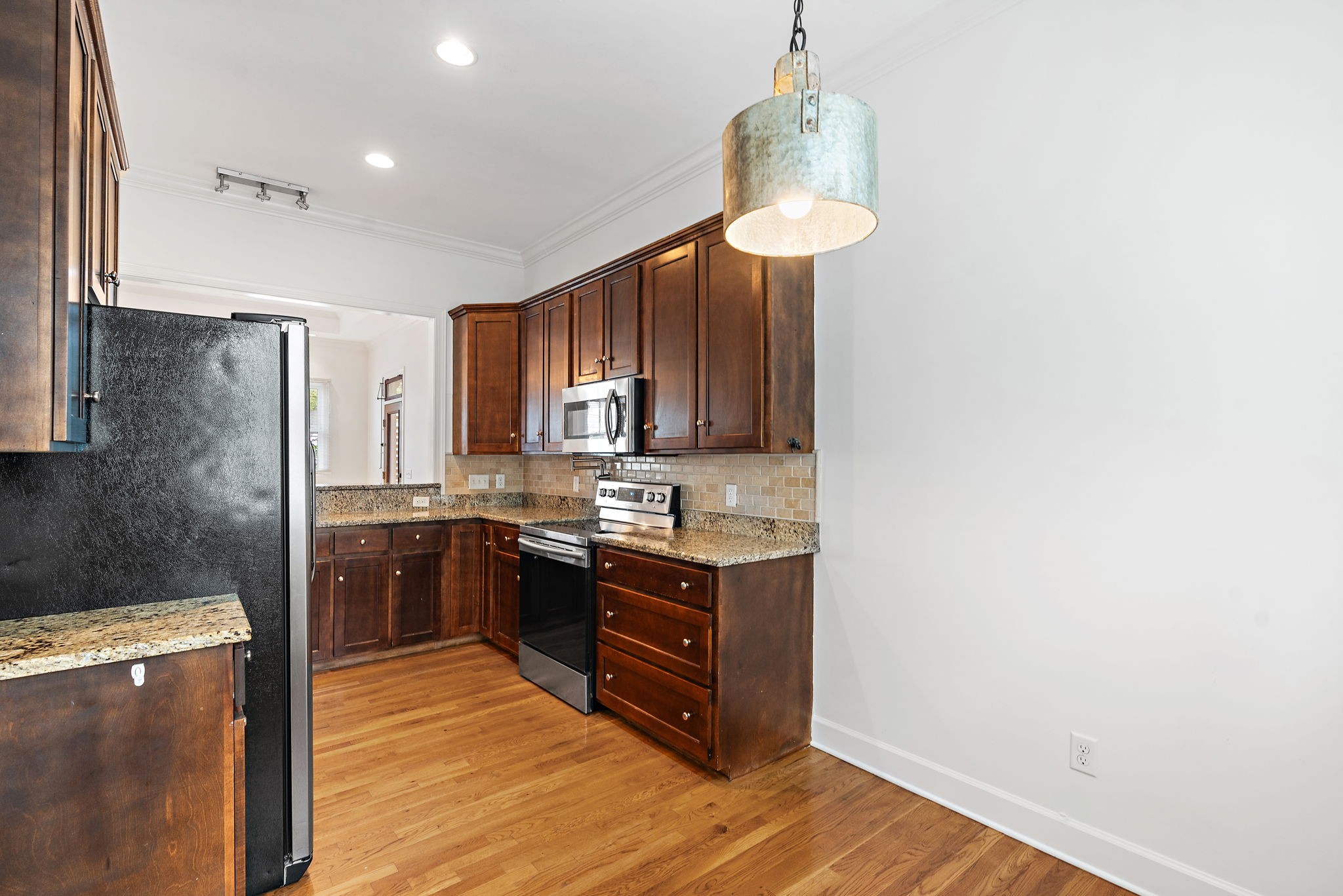 221 Treutland Ave