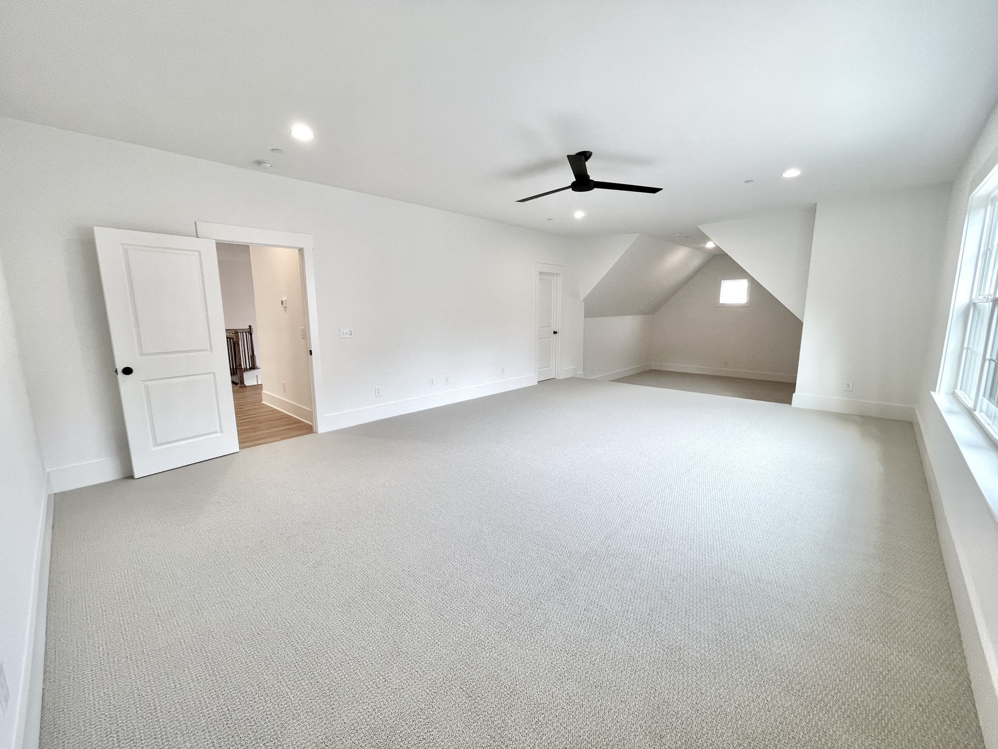 9908 Amarosa Ct