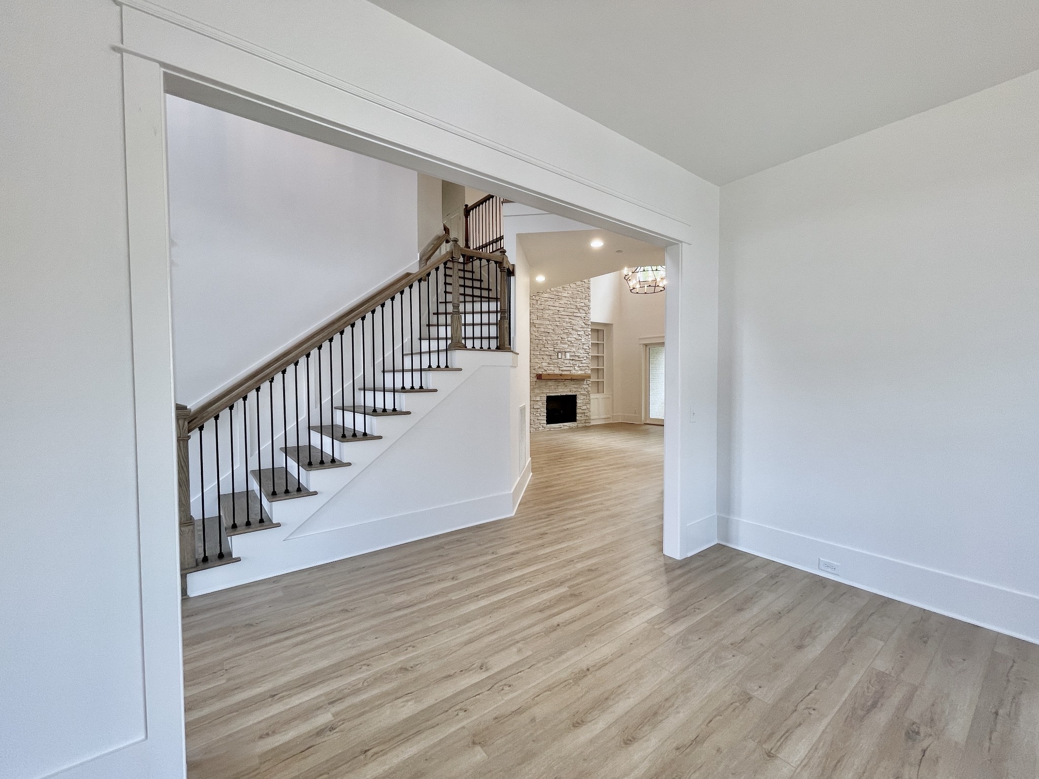 9908 Amarosa Ct