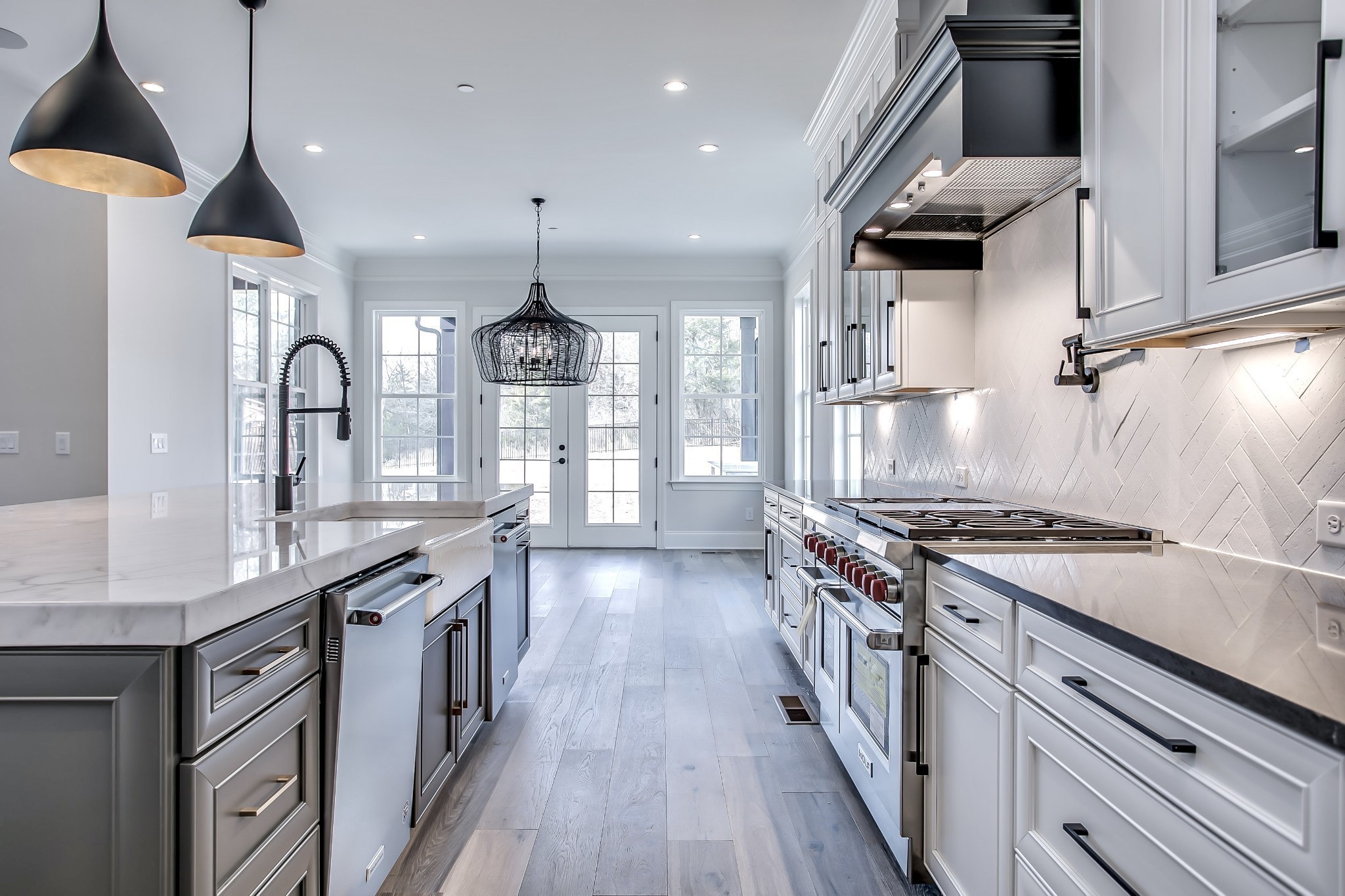 9908 Amarosa Ct