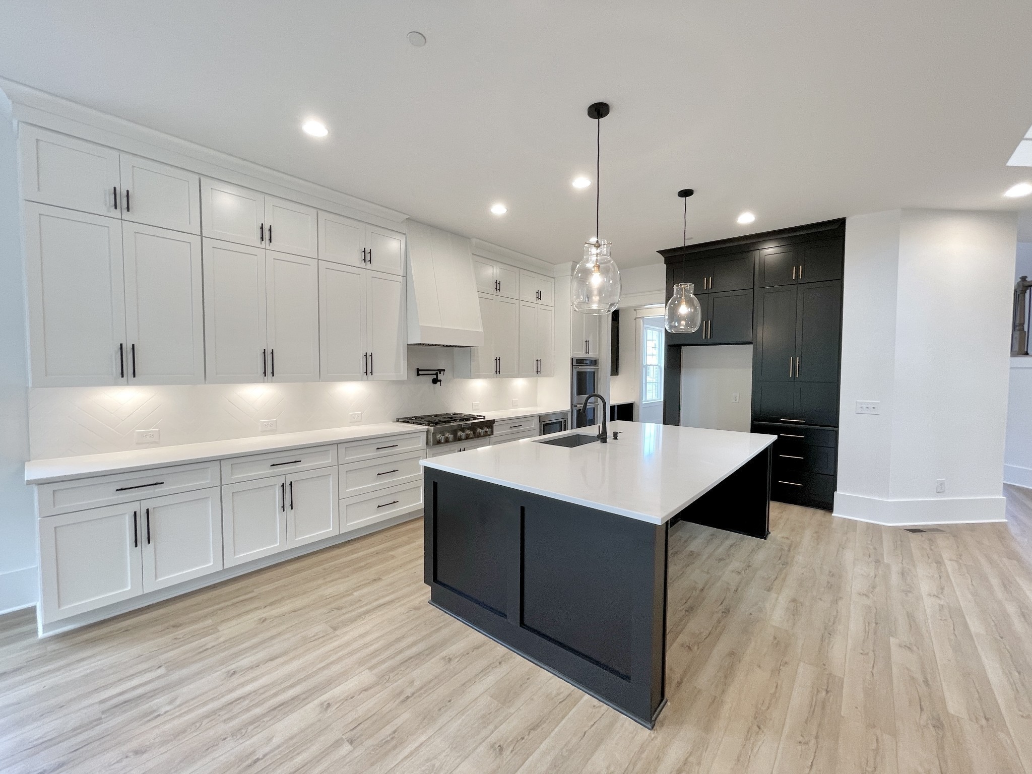 9908 Amarosa Ct