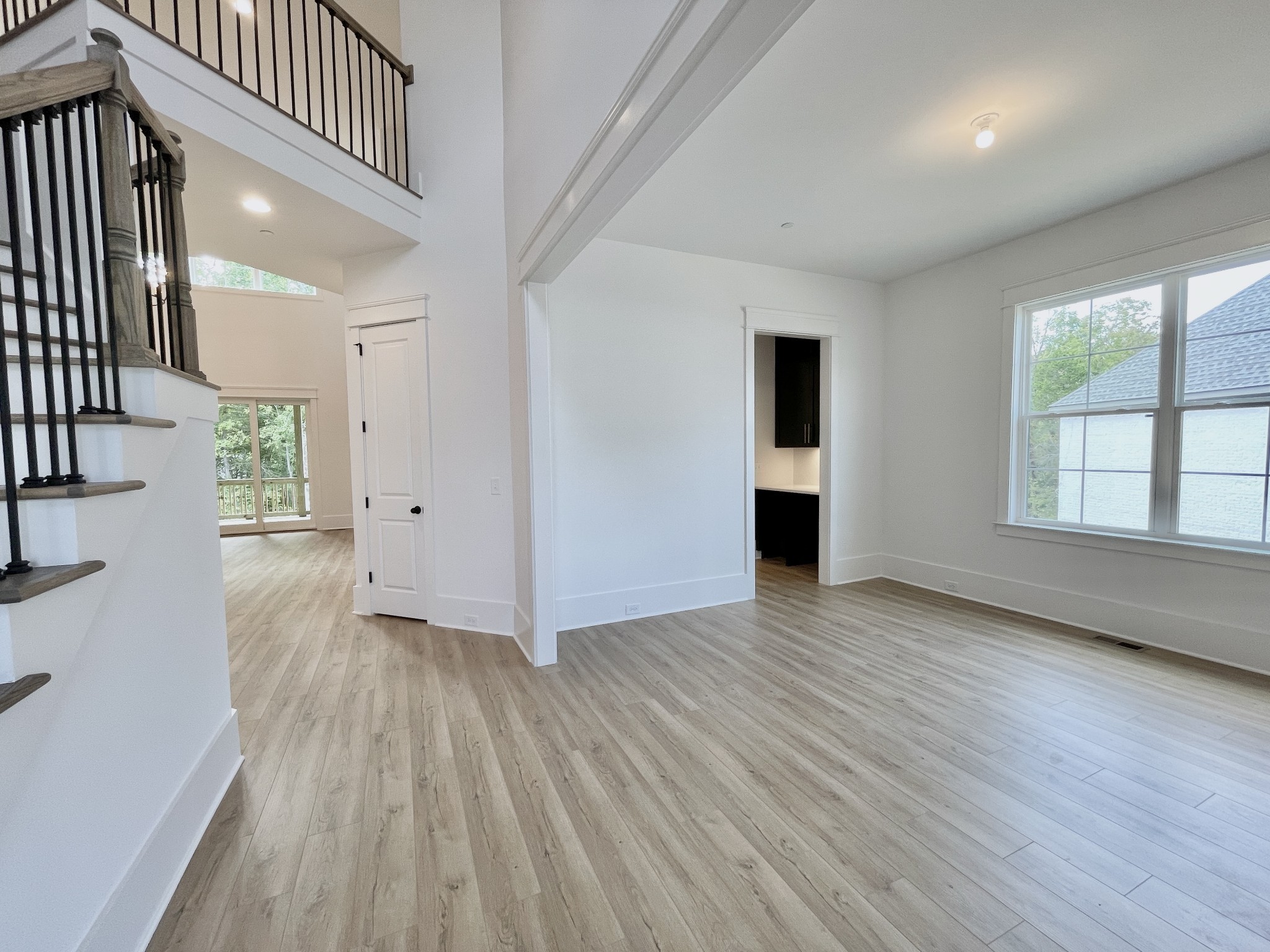 9908 Amarosa Ct