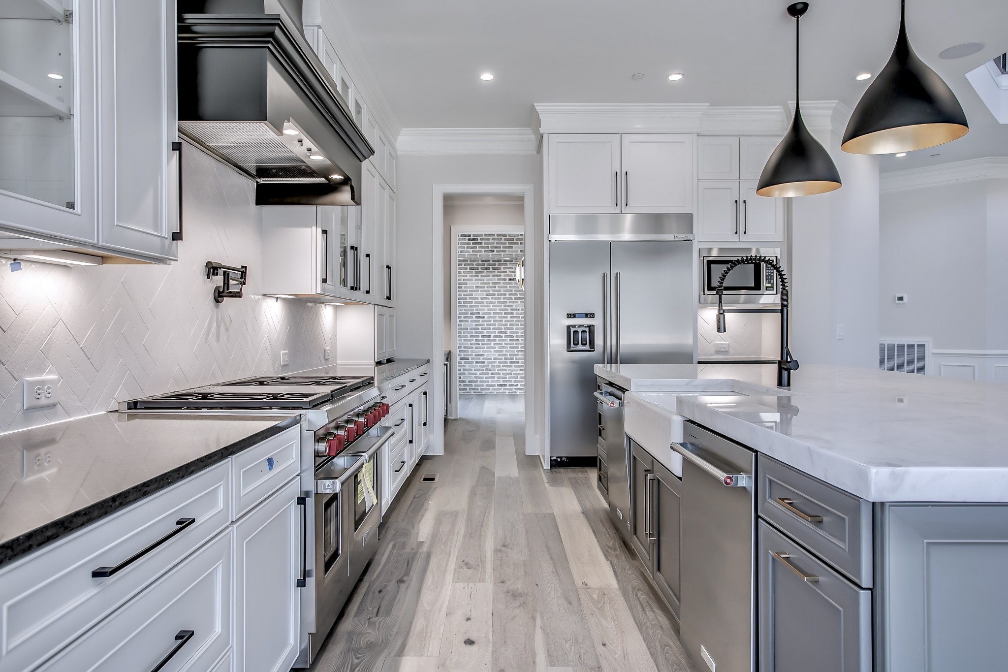 9908 Amarosa Ct