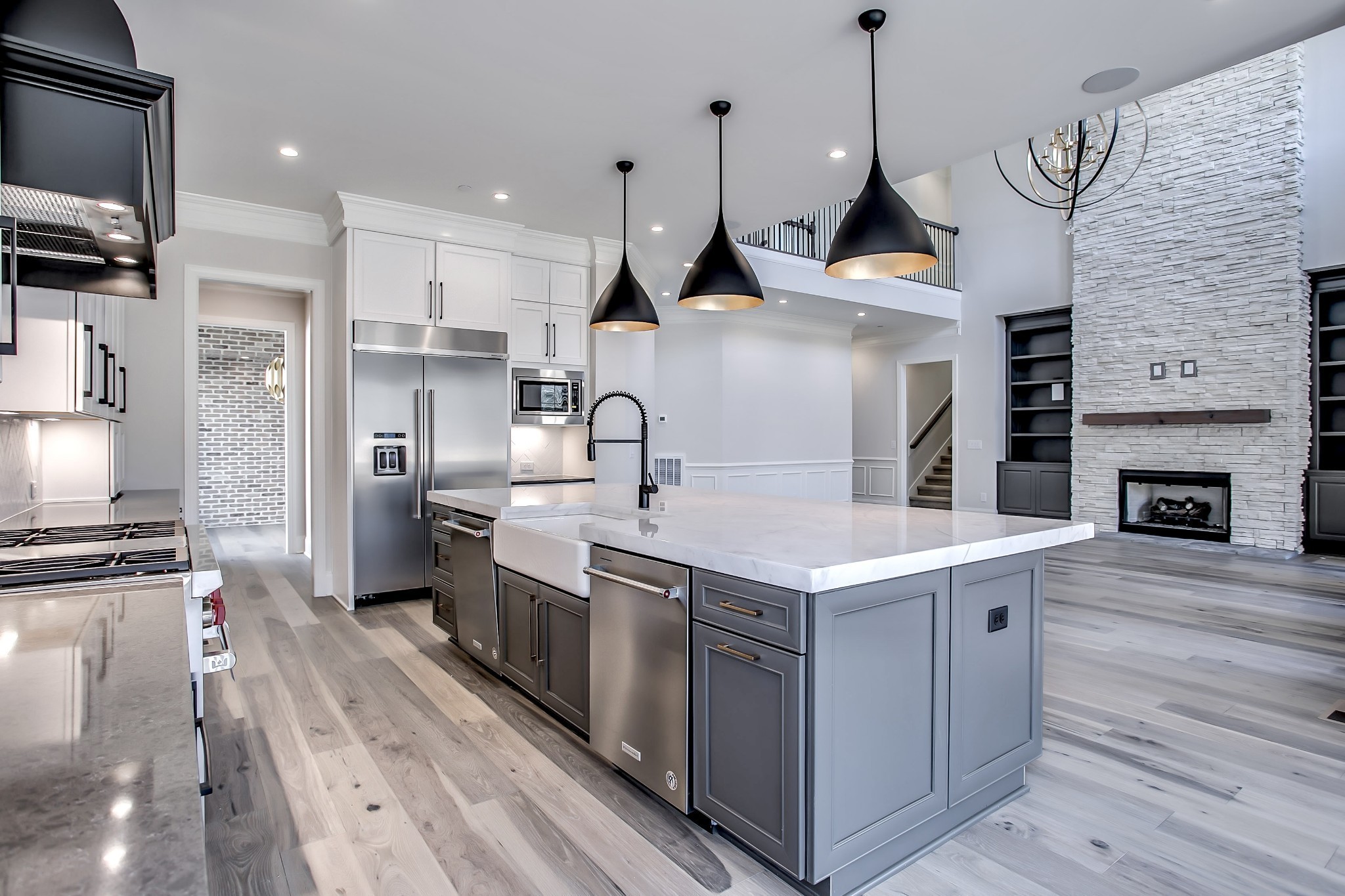 9908 Amarosa Ct