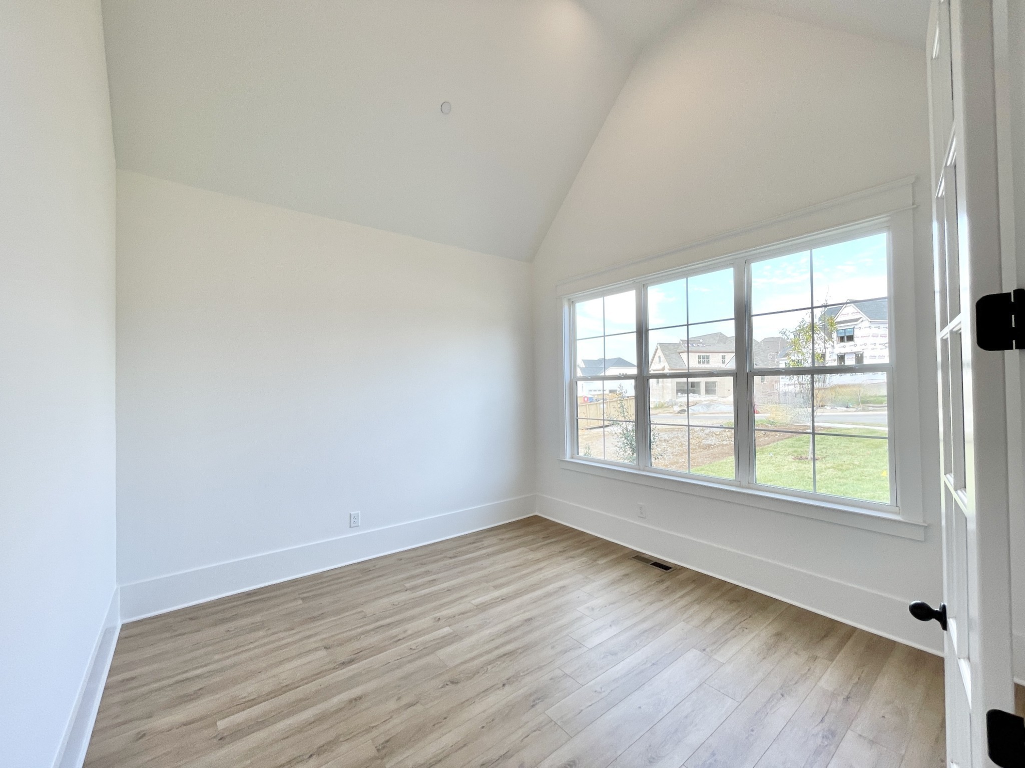 9908 Amarosa Ct