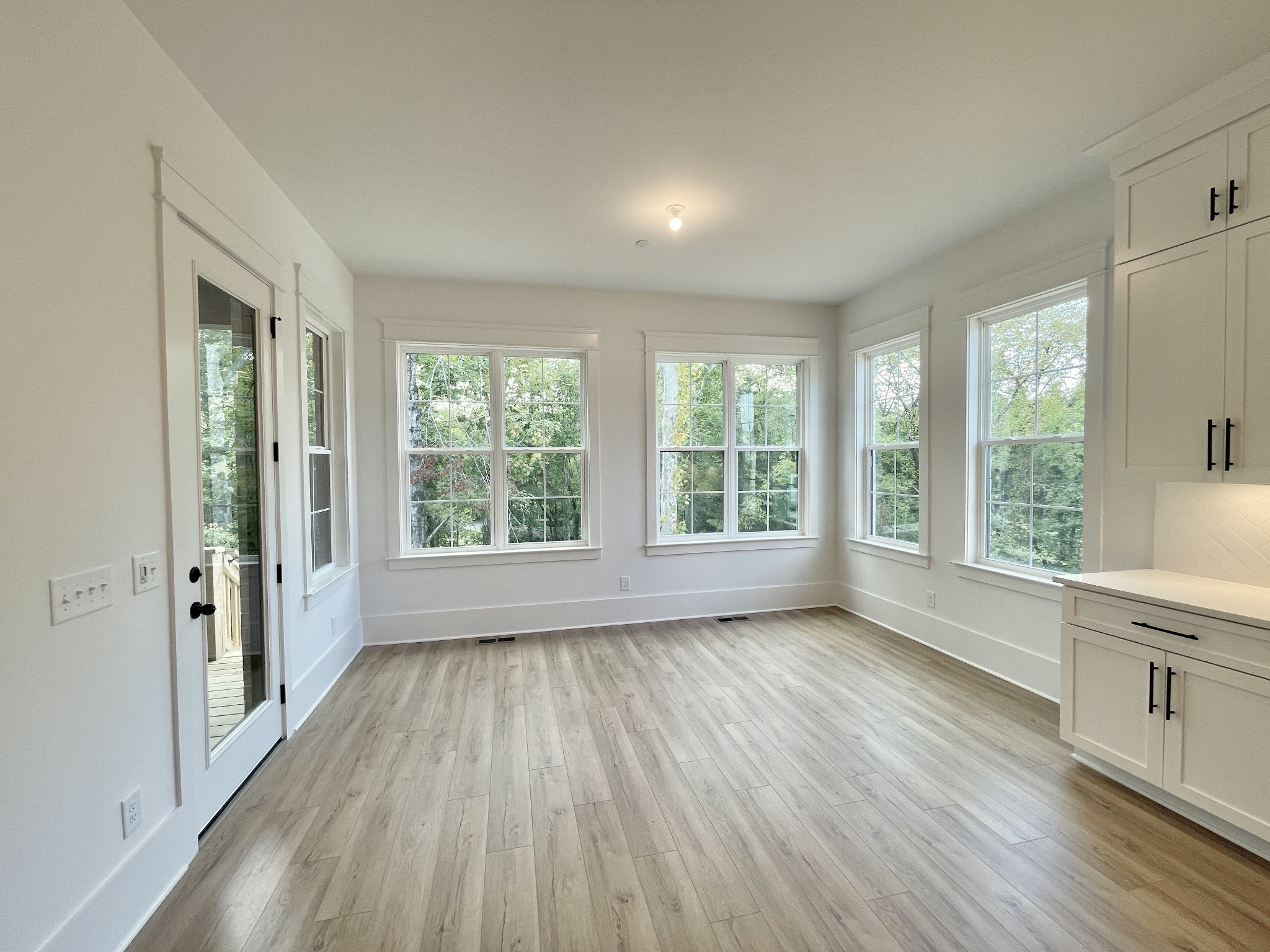9908 Amarosa Ct