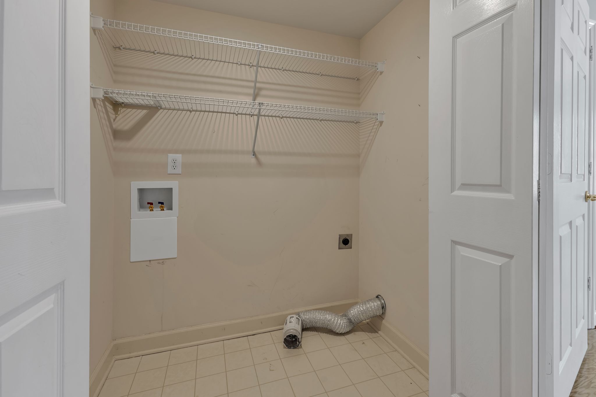 6018 Sunrise Cir