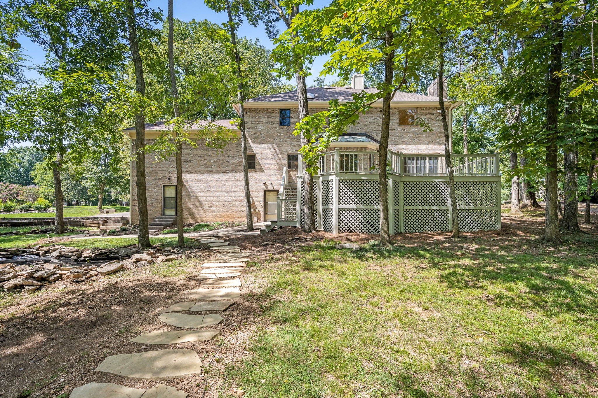 2207 Shannon Dr