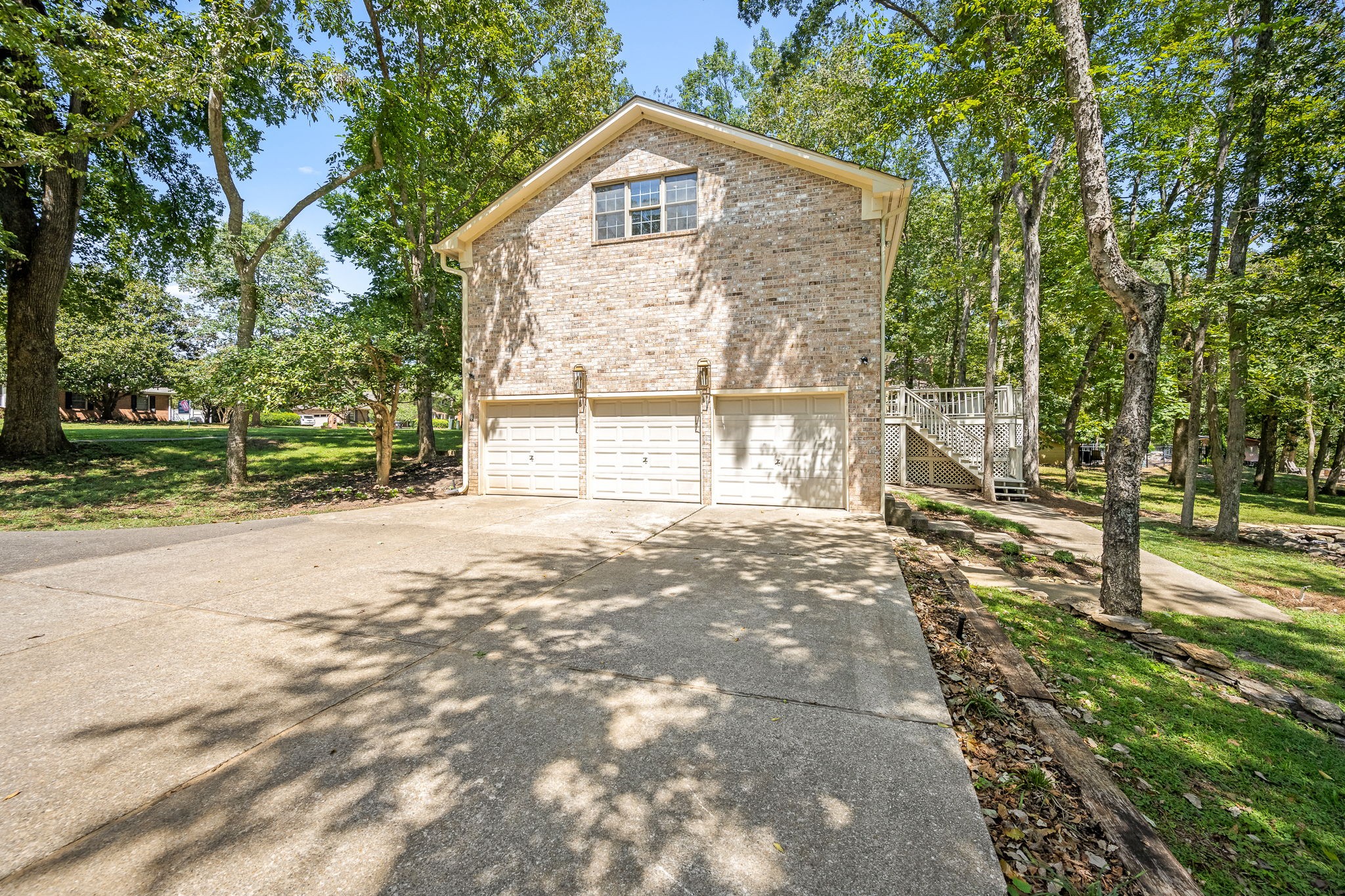 2207 Shannon Dr