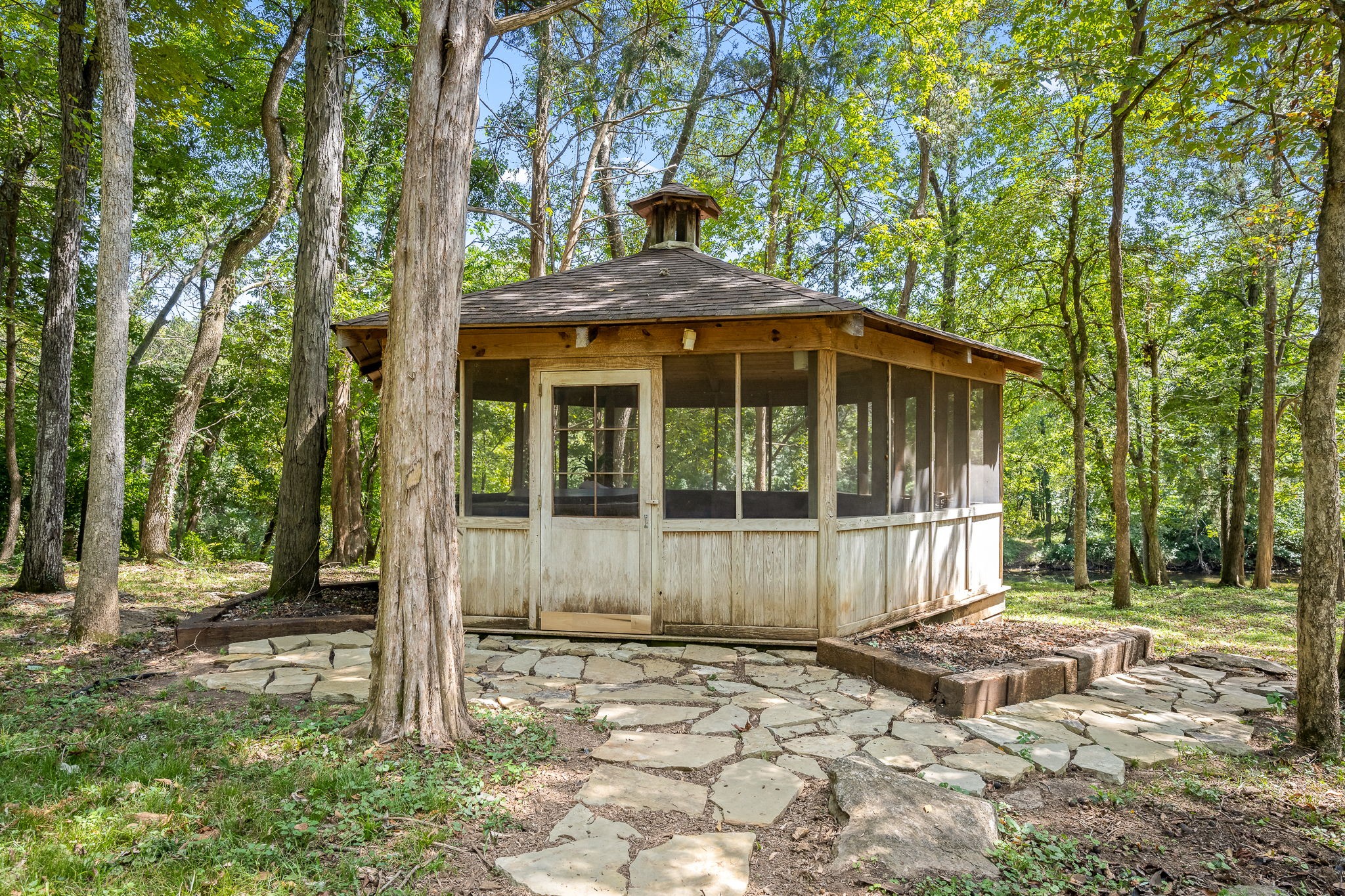2207 Shannon Dr