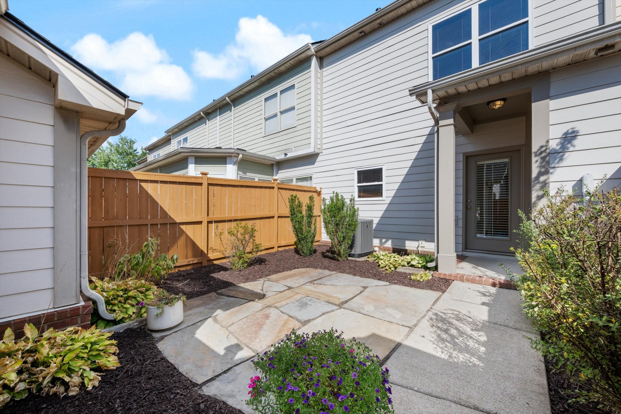 2812 Ruland Pl
