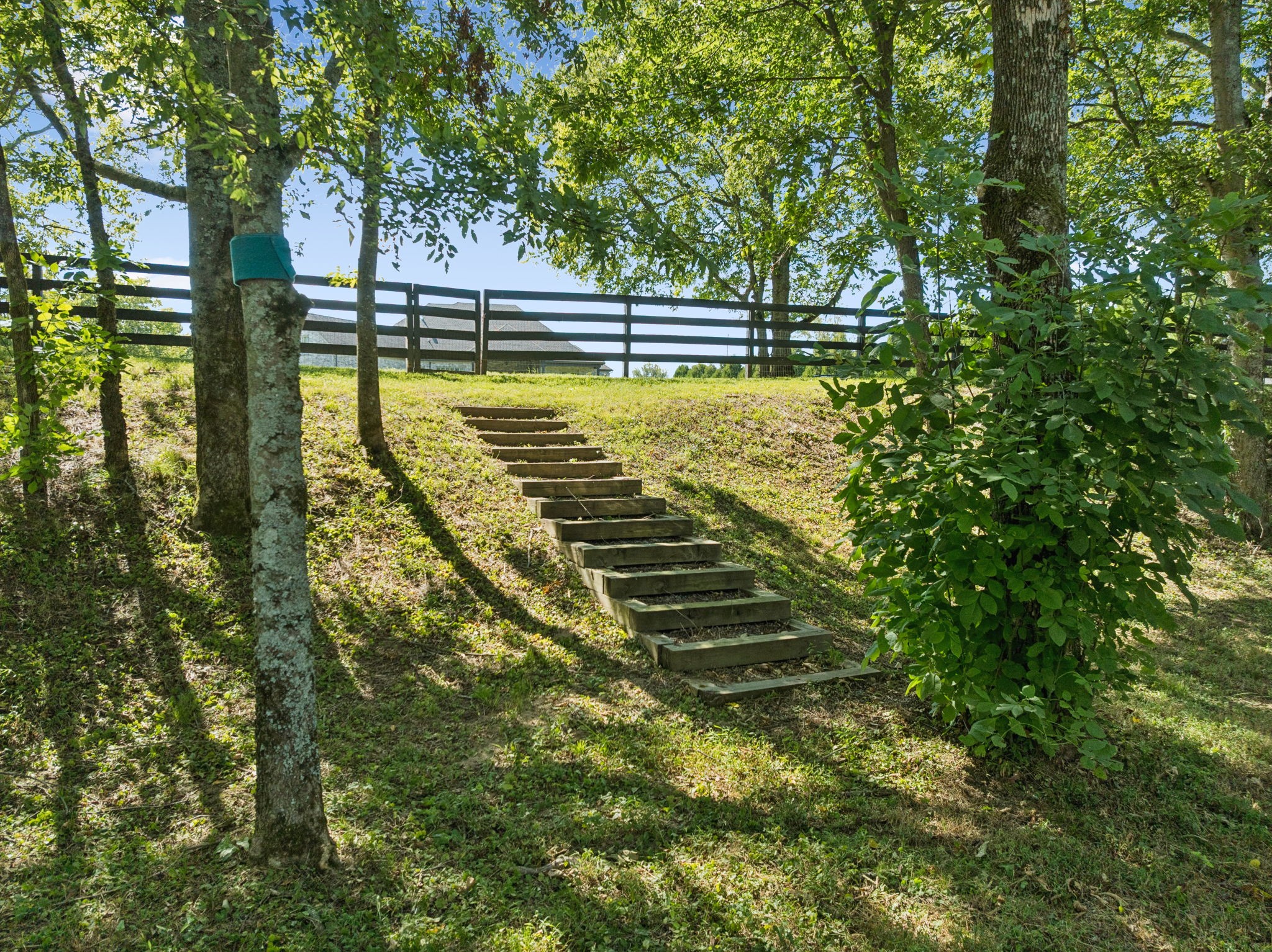 662 Neals Ln