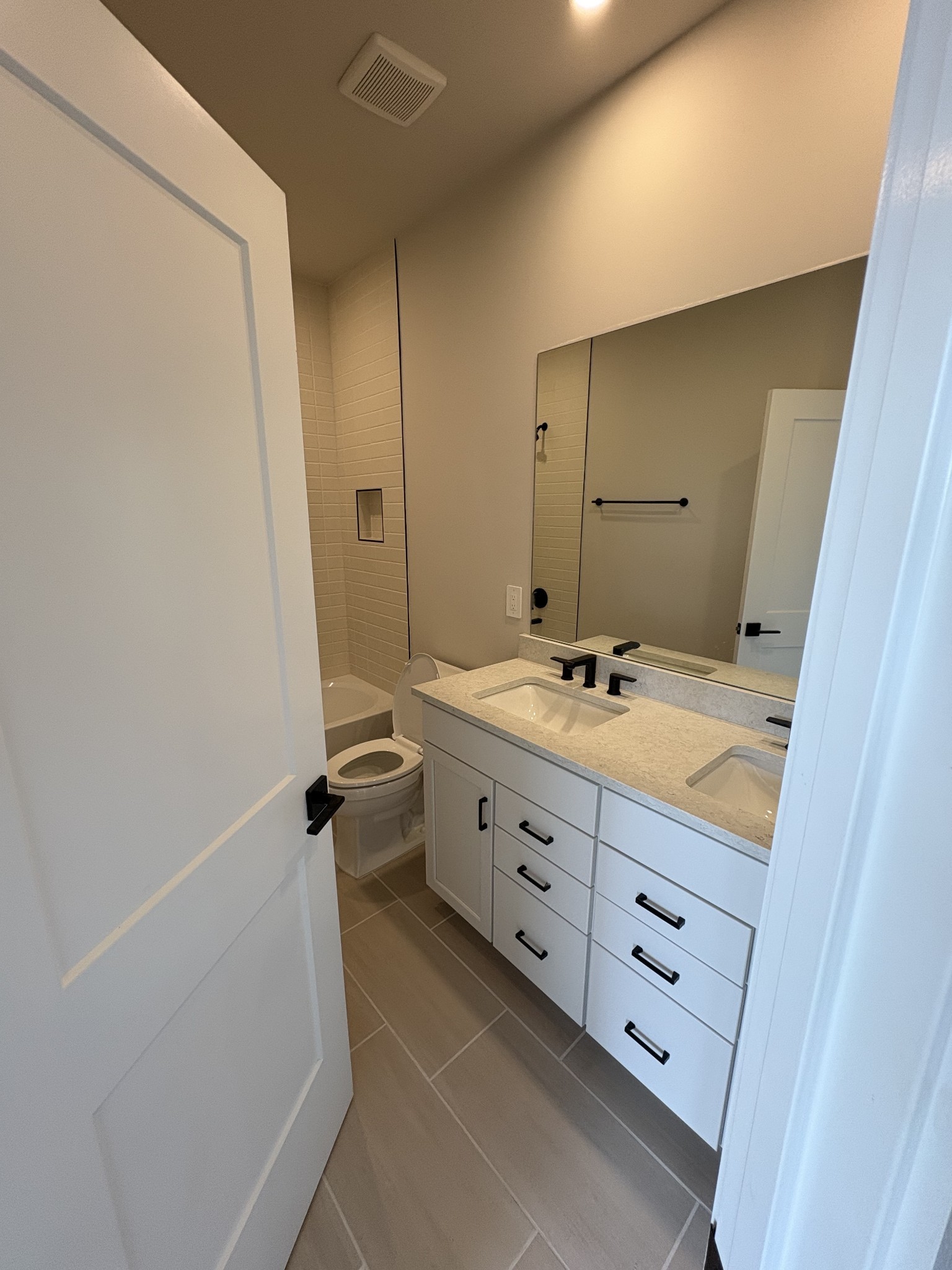 2615 Wilkinson Pike Unit: 1203