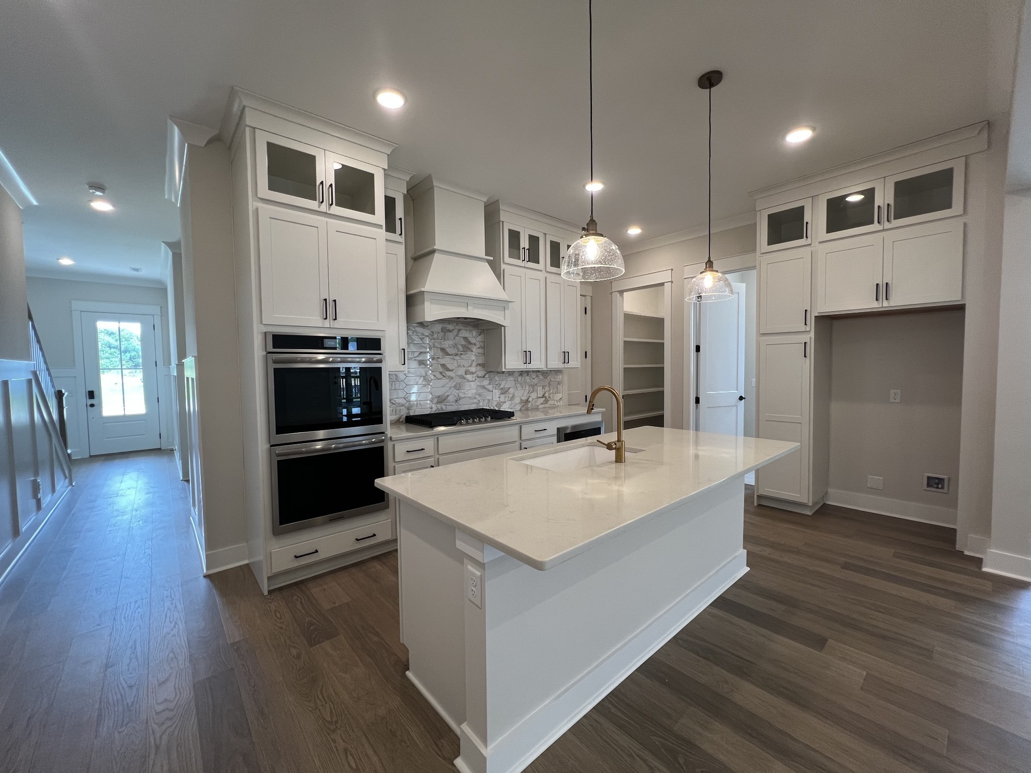 5738 Lennis Lane