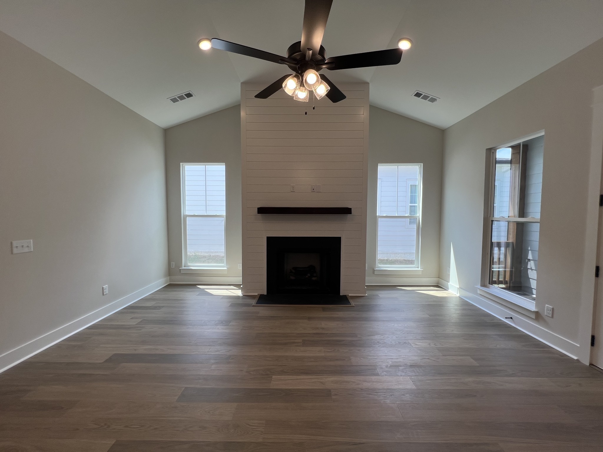 5738 Lennis Lane
