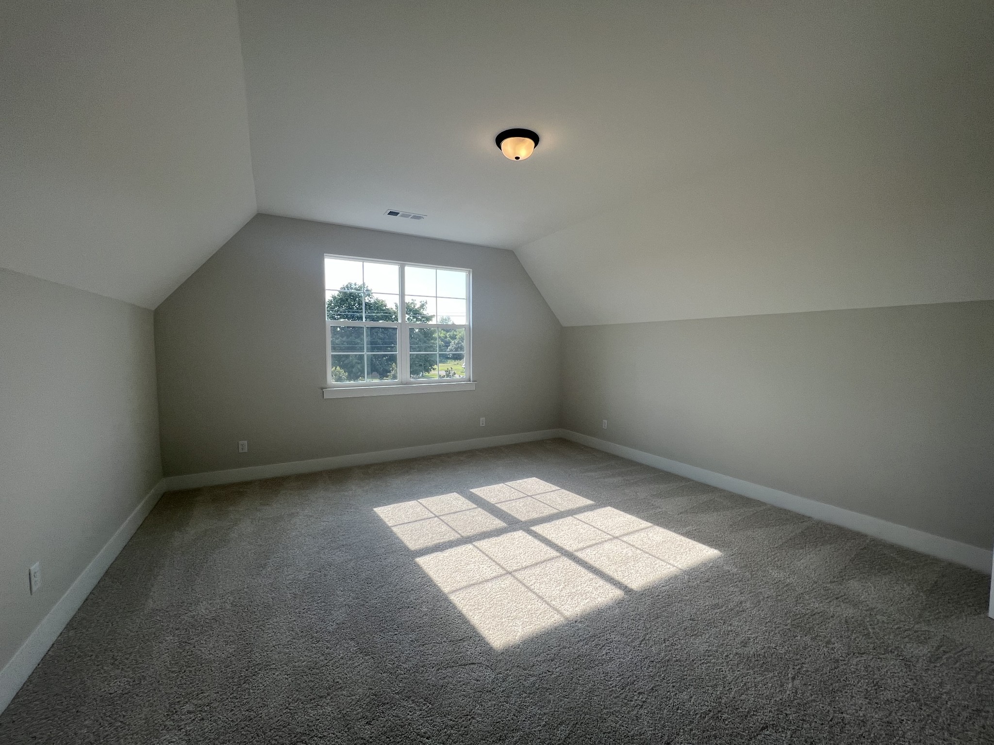 5826 Willoughby way