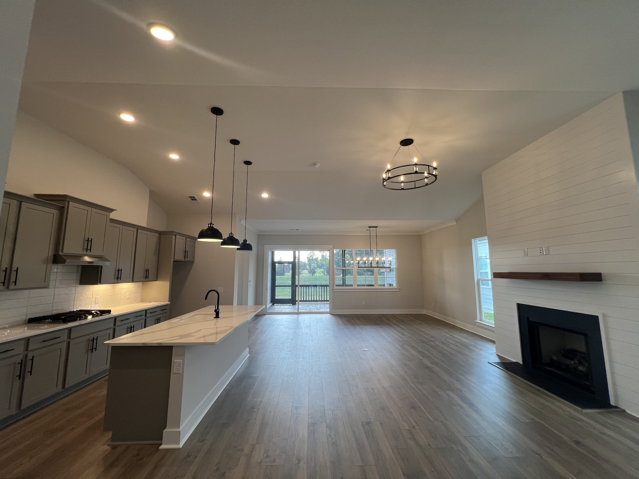 5826 Willoughby way