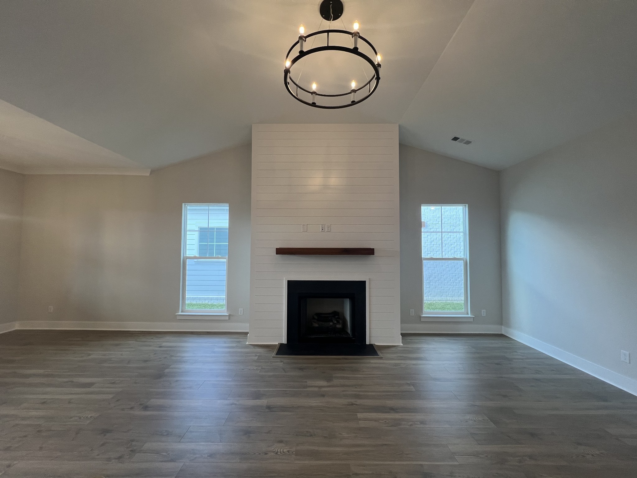 5826 Willoughby way
