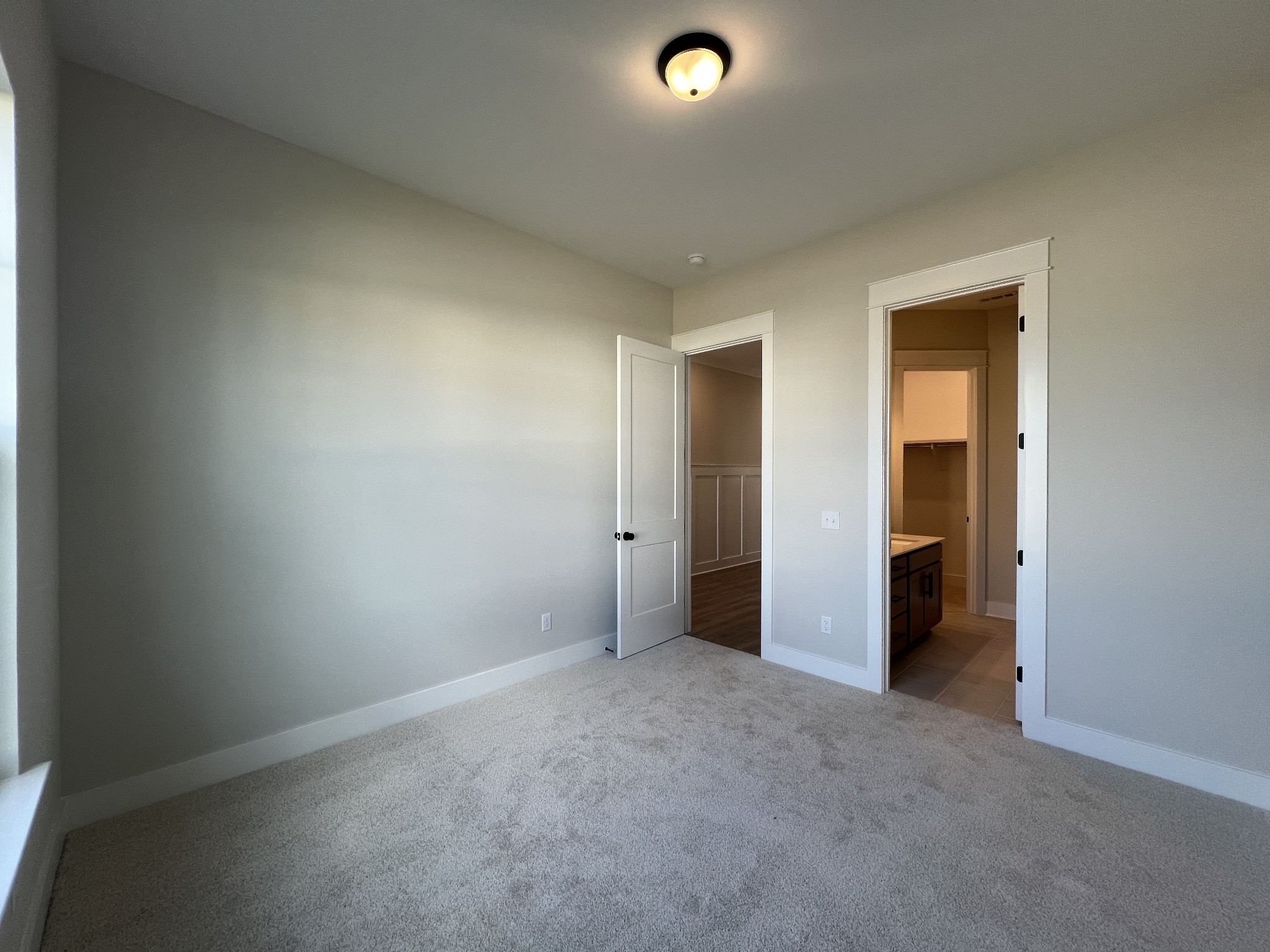 5826 Willoughby way