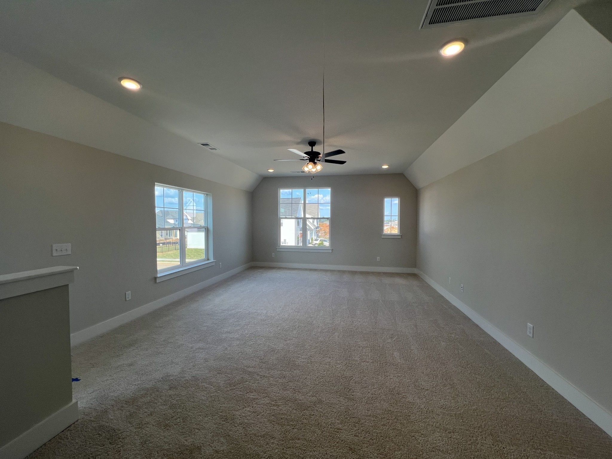 5826 Willoughby way
