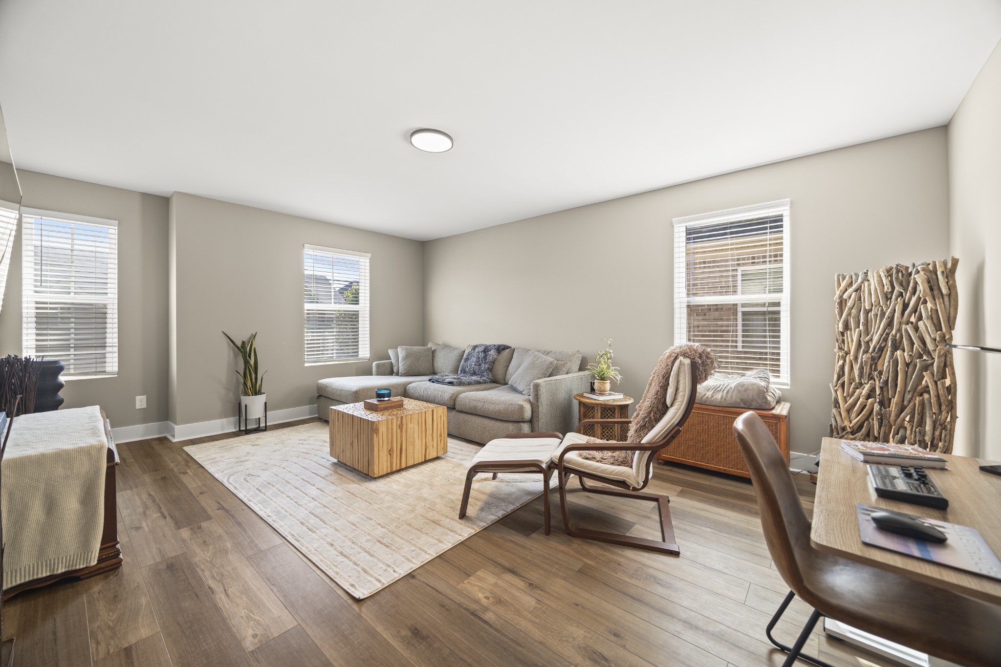 4962 Napoli Dr