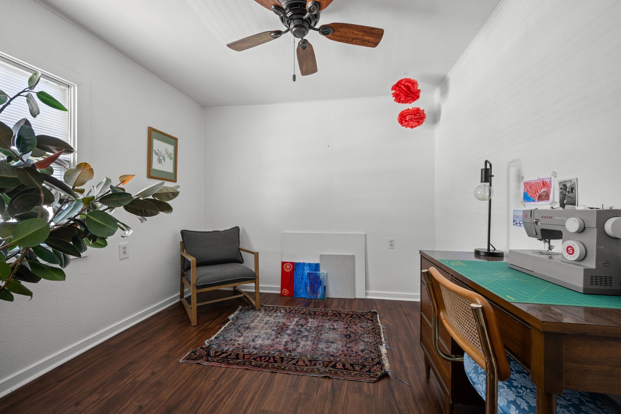 2109B Sadler Ave