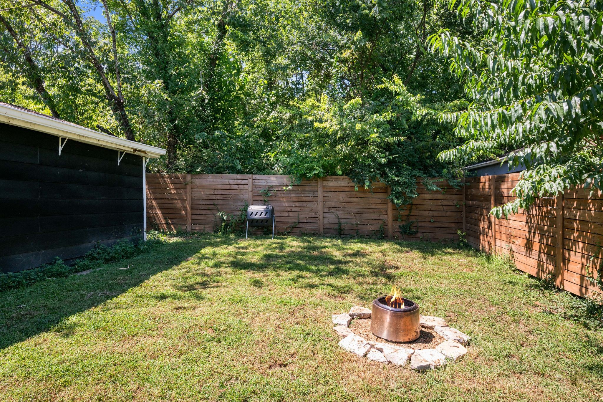 2109B Sadler Ave