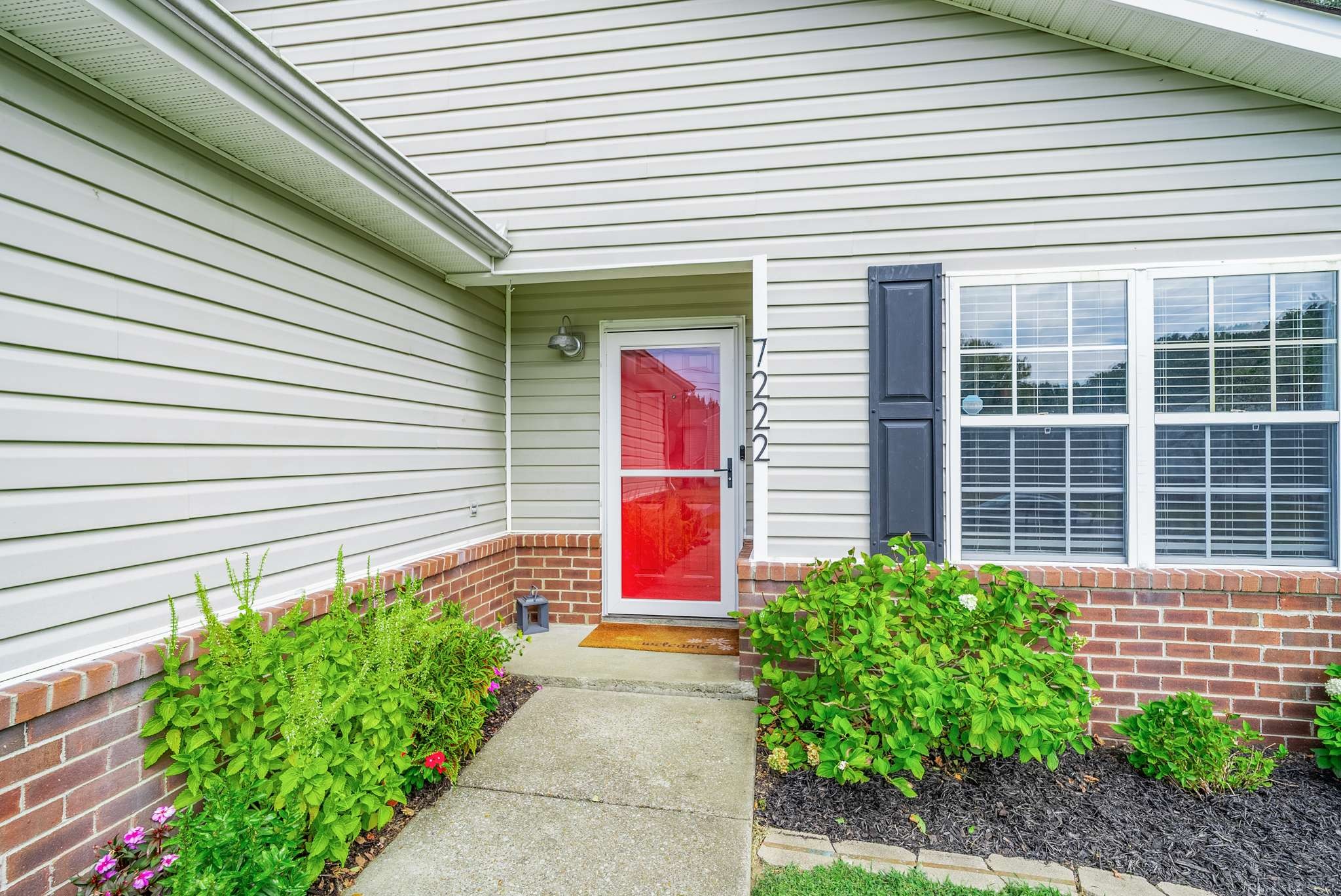 7222 Hidden Lake Dr