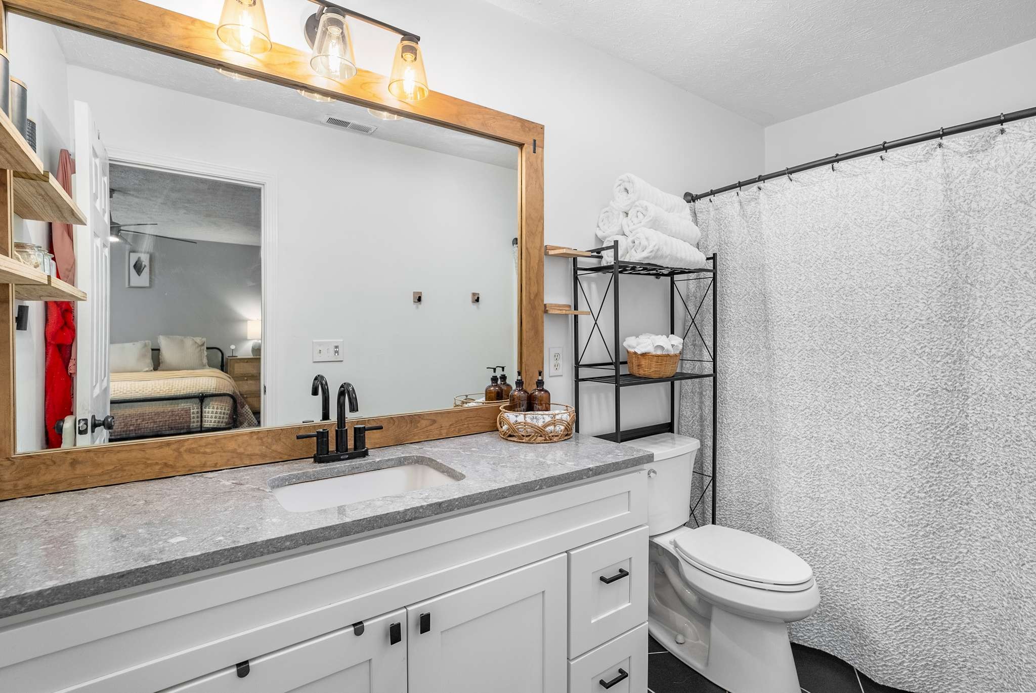 7222 Hidden Lake Dr