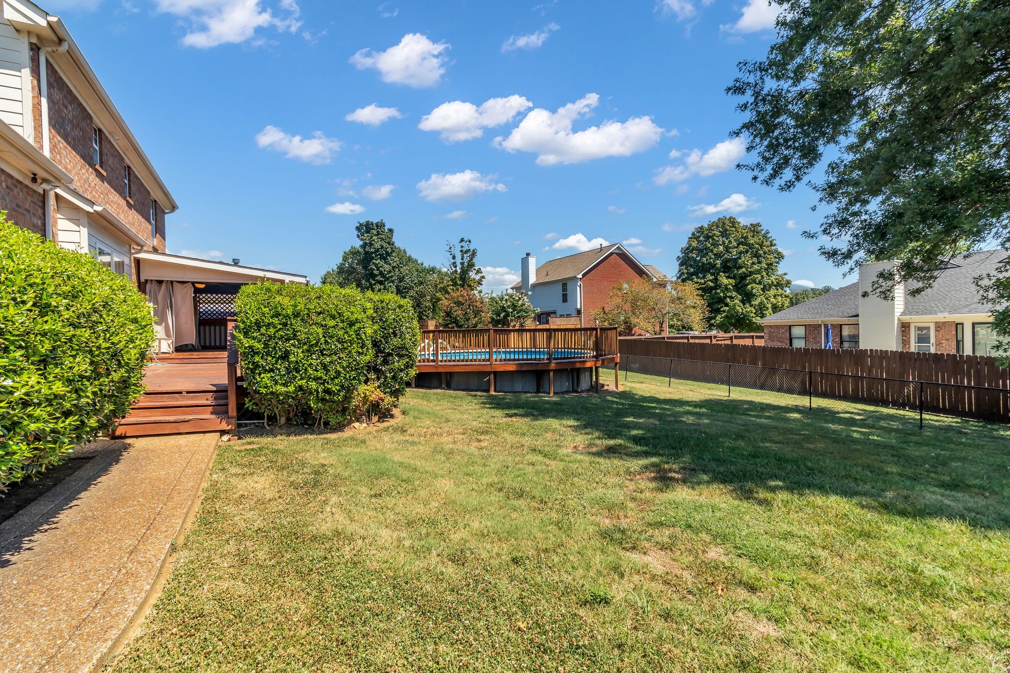 4000 Claude Dr