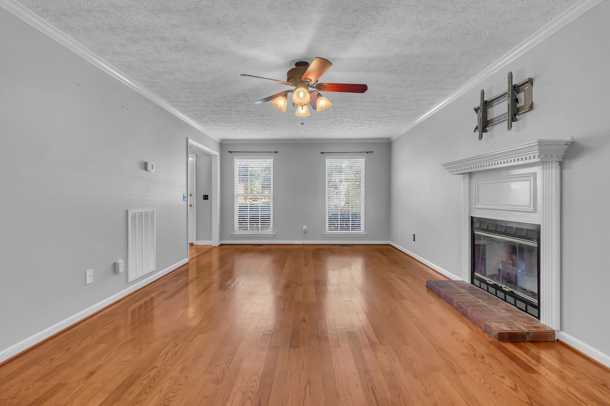 4000 Claude Dr