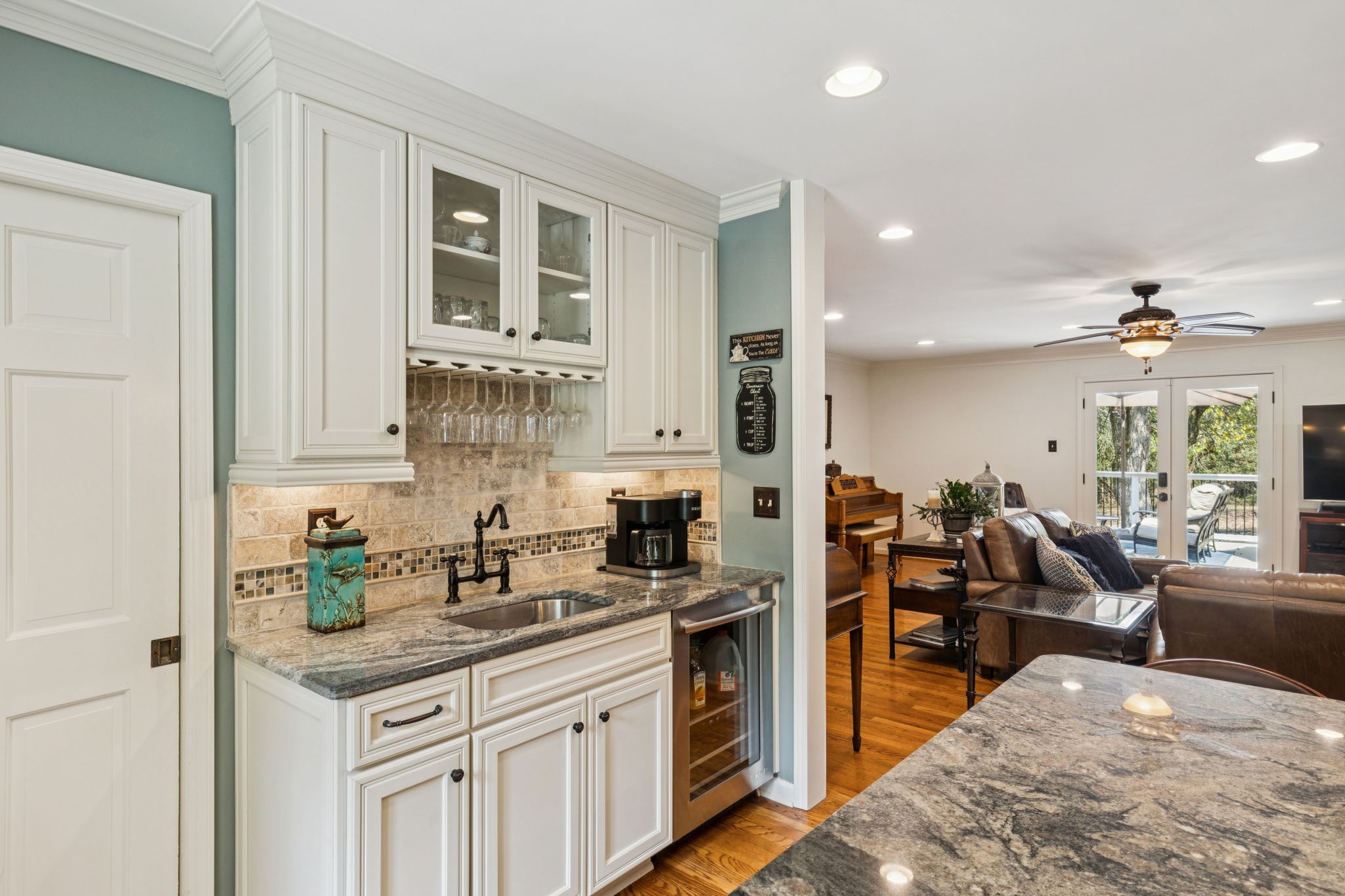 1004 Perkins Ln