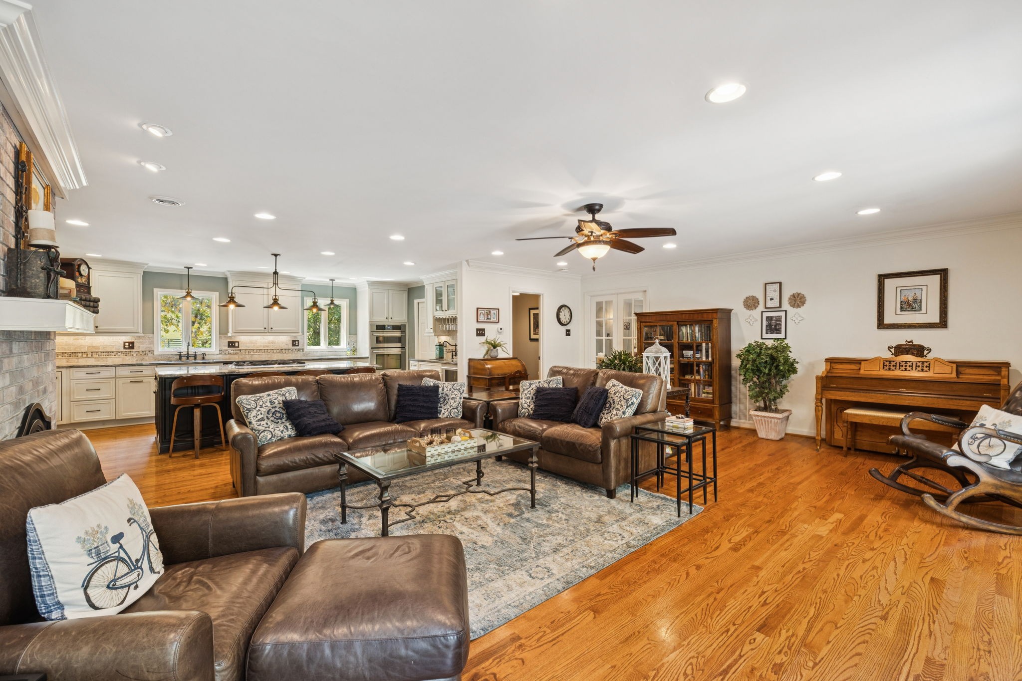 1004 Perkins Ln