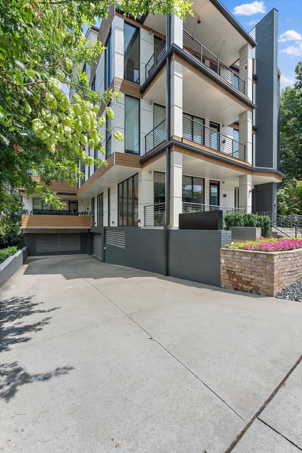 204 Acklen Park Dr Unit: 302