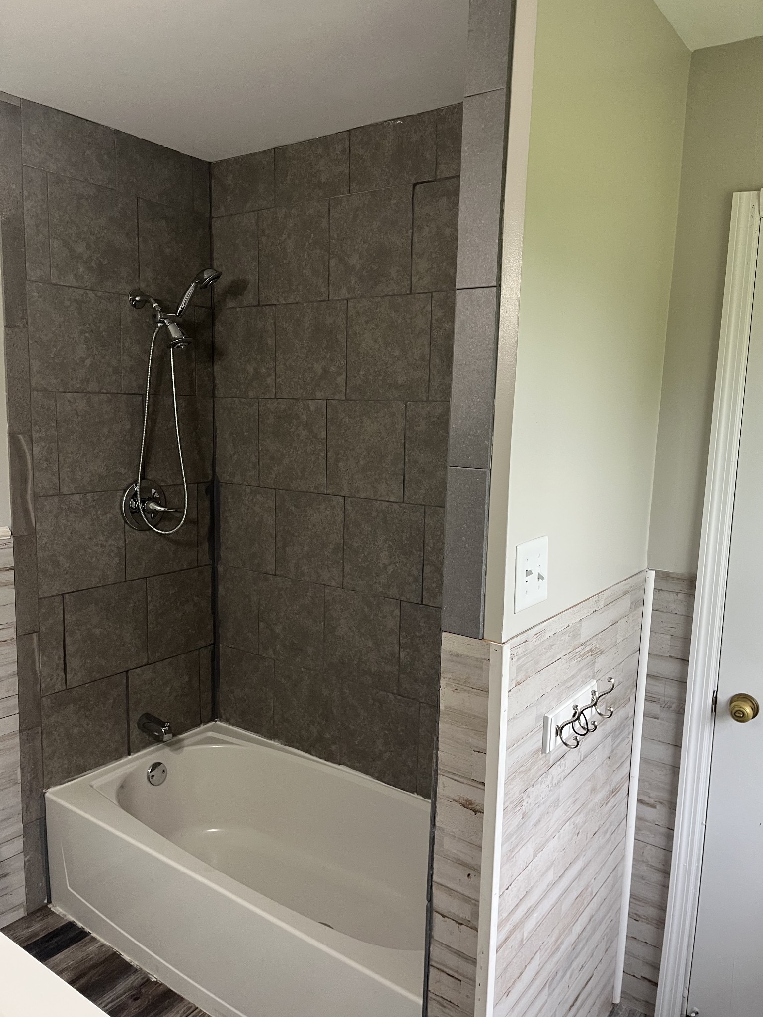 106 Ledgeview Dr