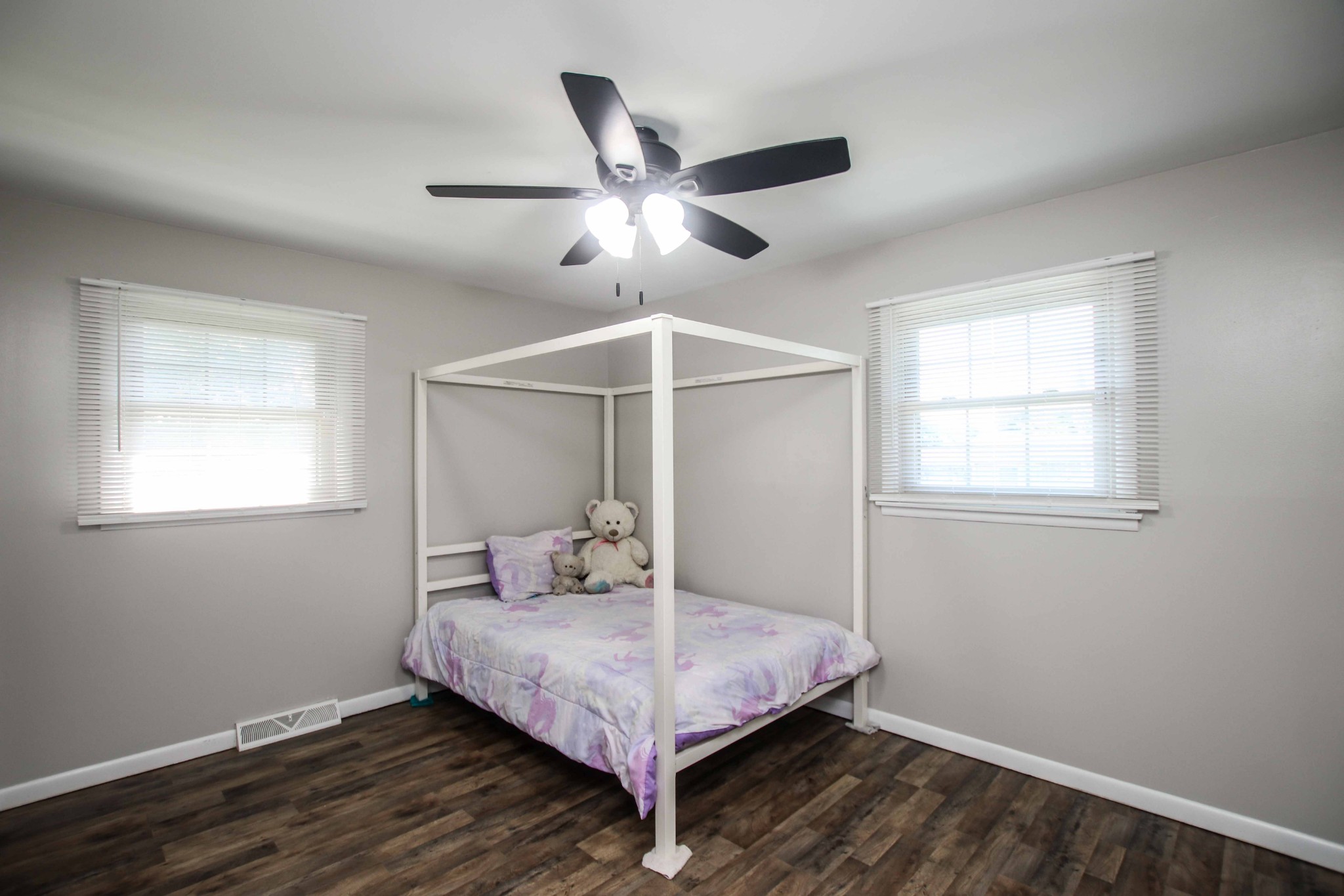 106 Ledgeview Dr