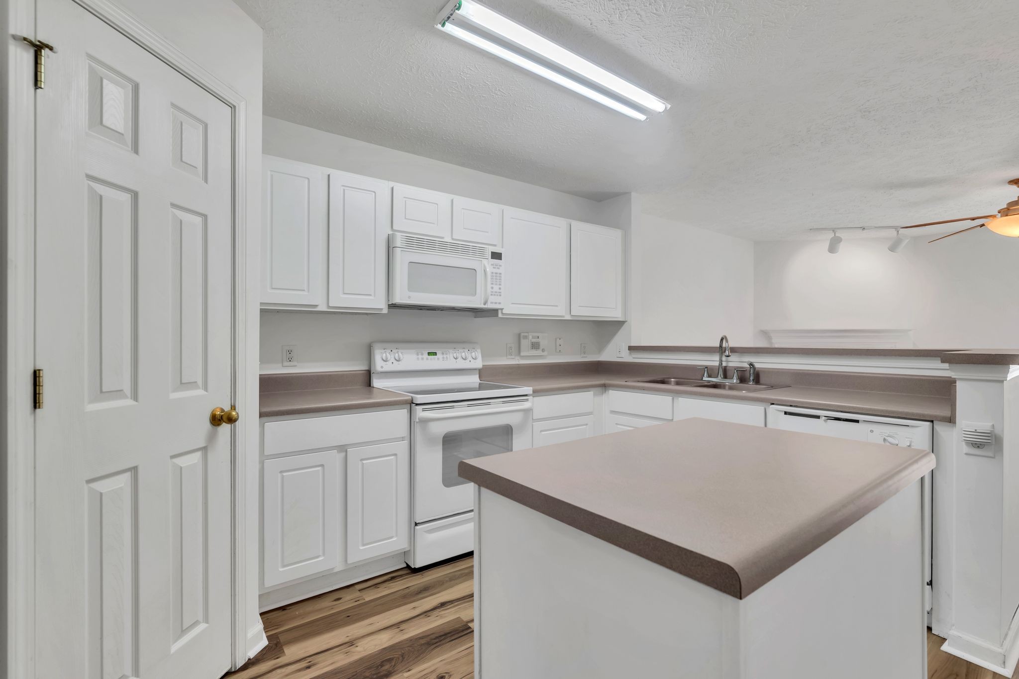 604 Flintlock Ct Unit: 604