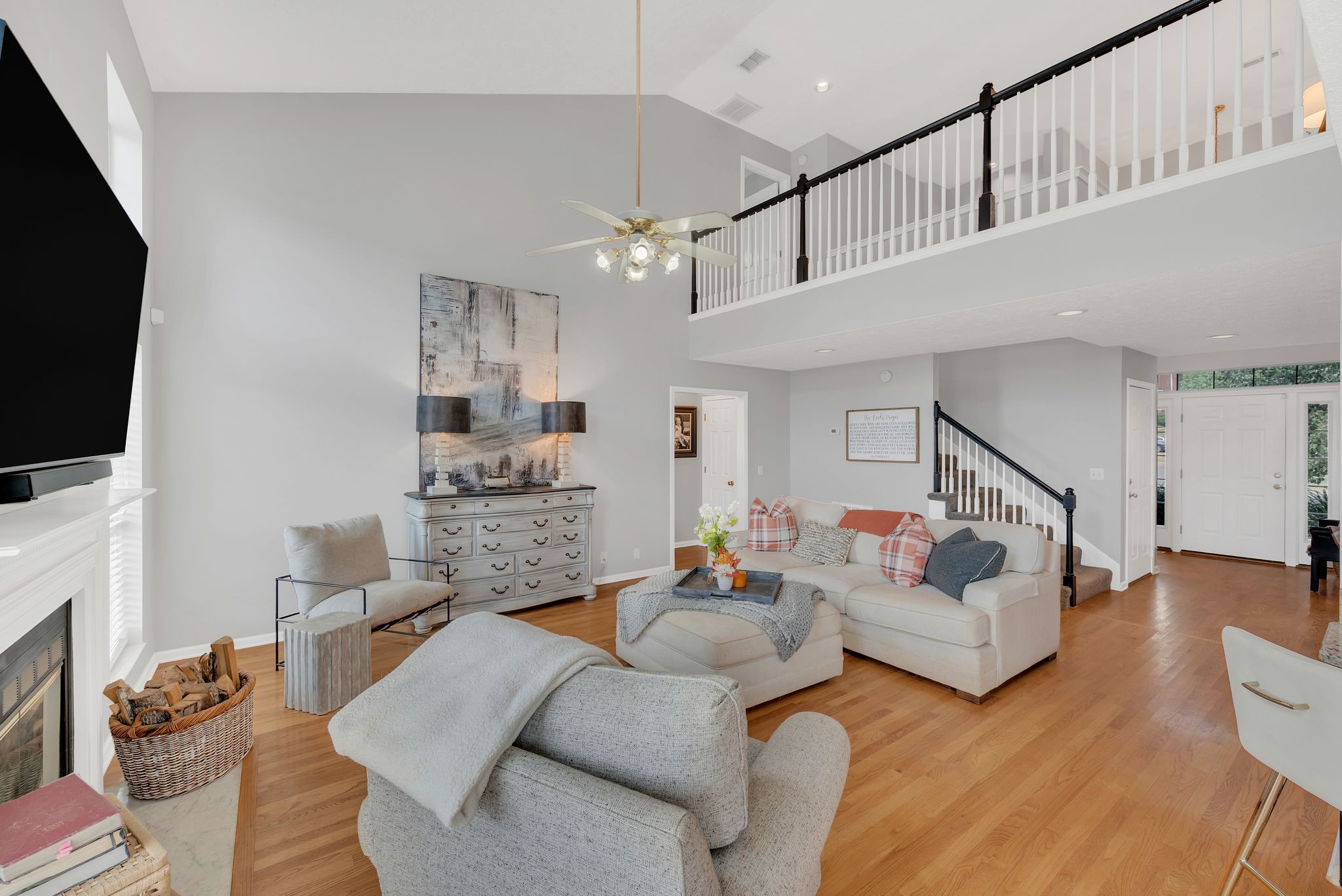 121 Rose Garden Ln