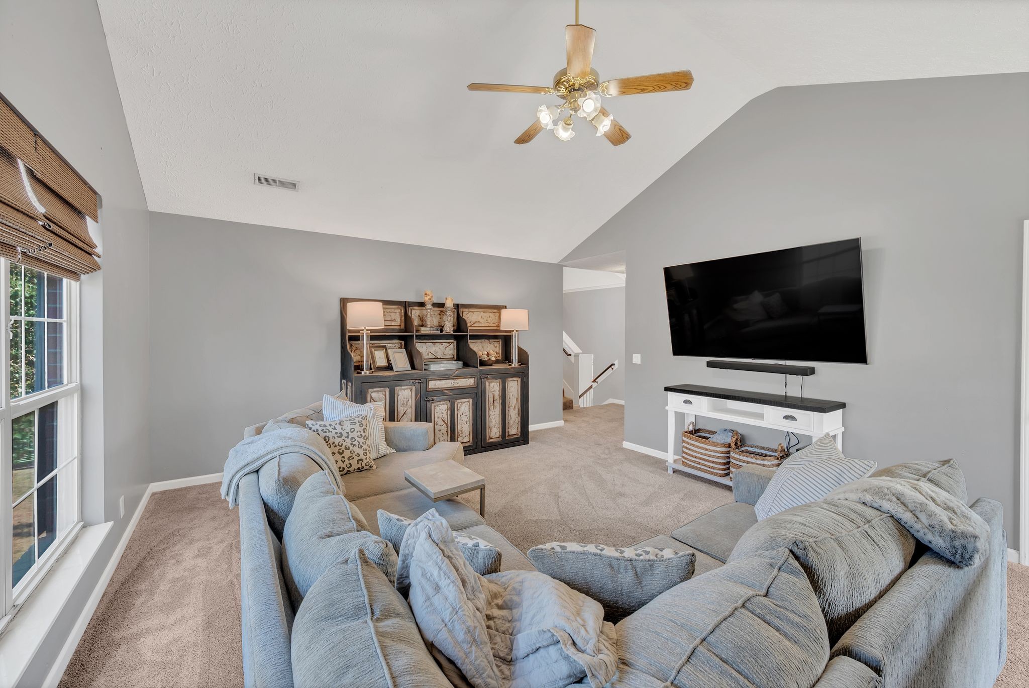 121 Rose Garden Ln