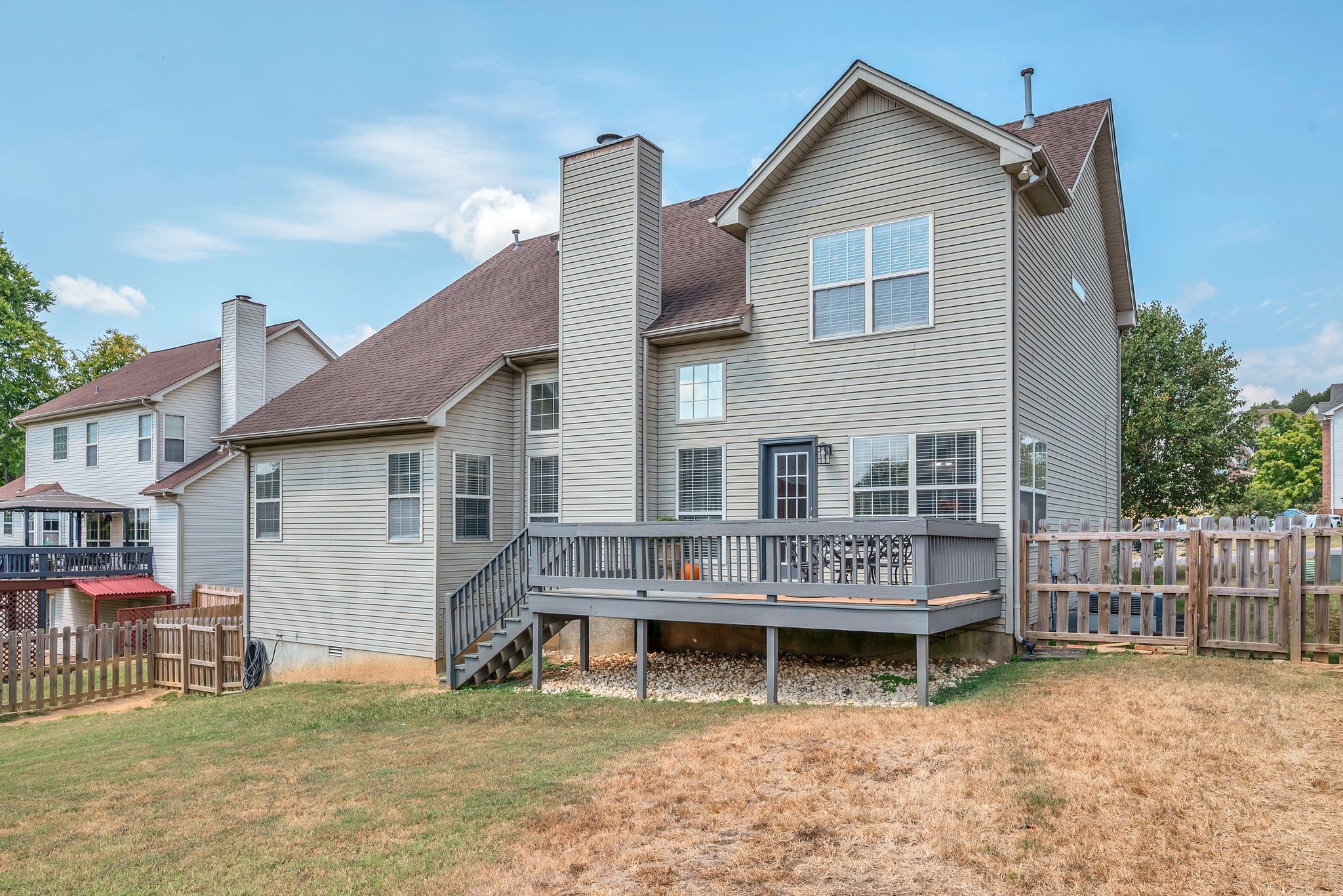 121 Rose Garden Ln