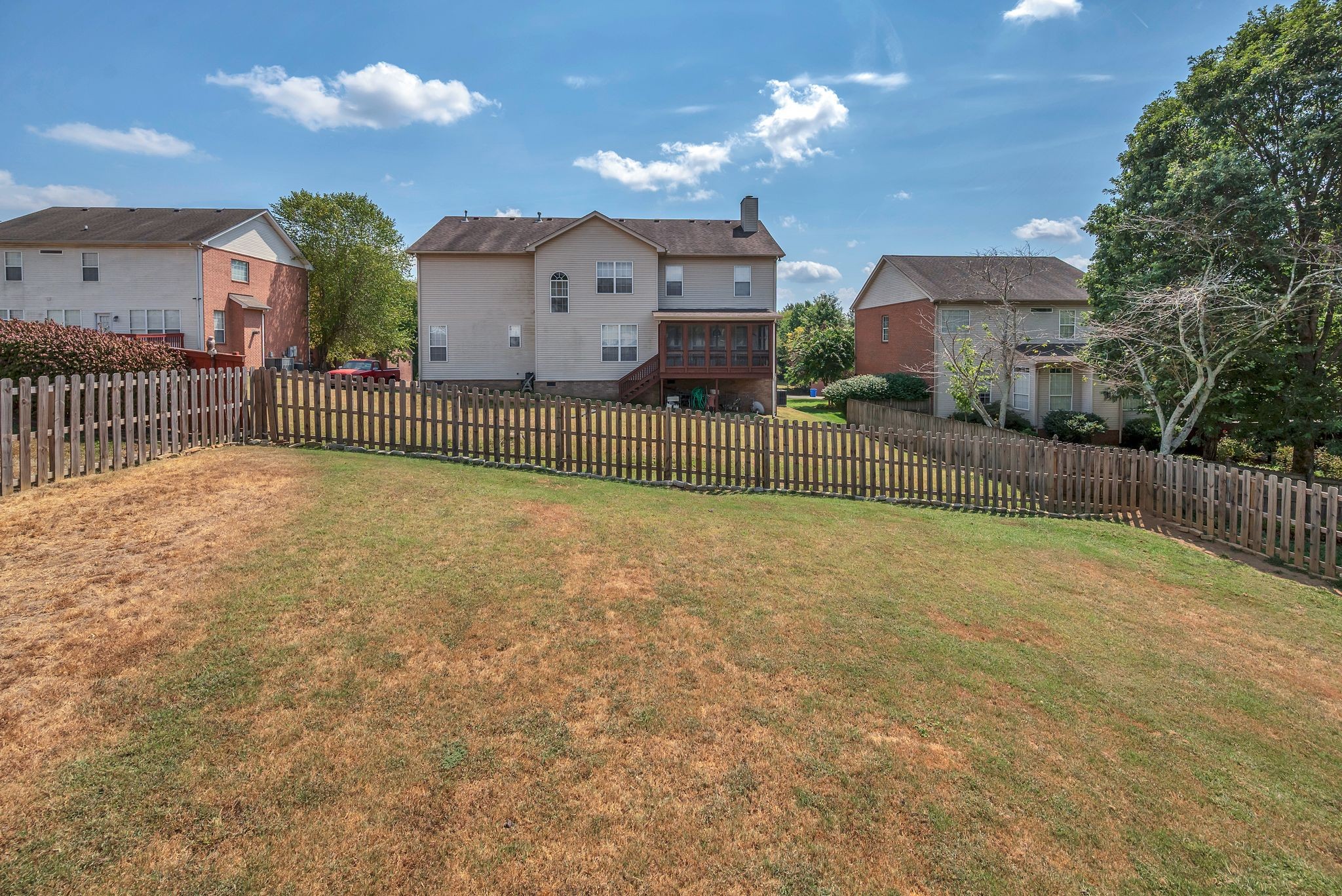 121 Rose Garden Ln