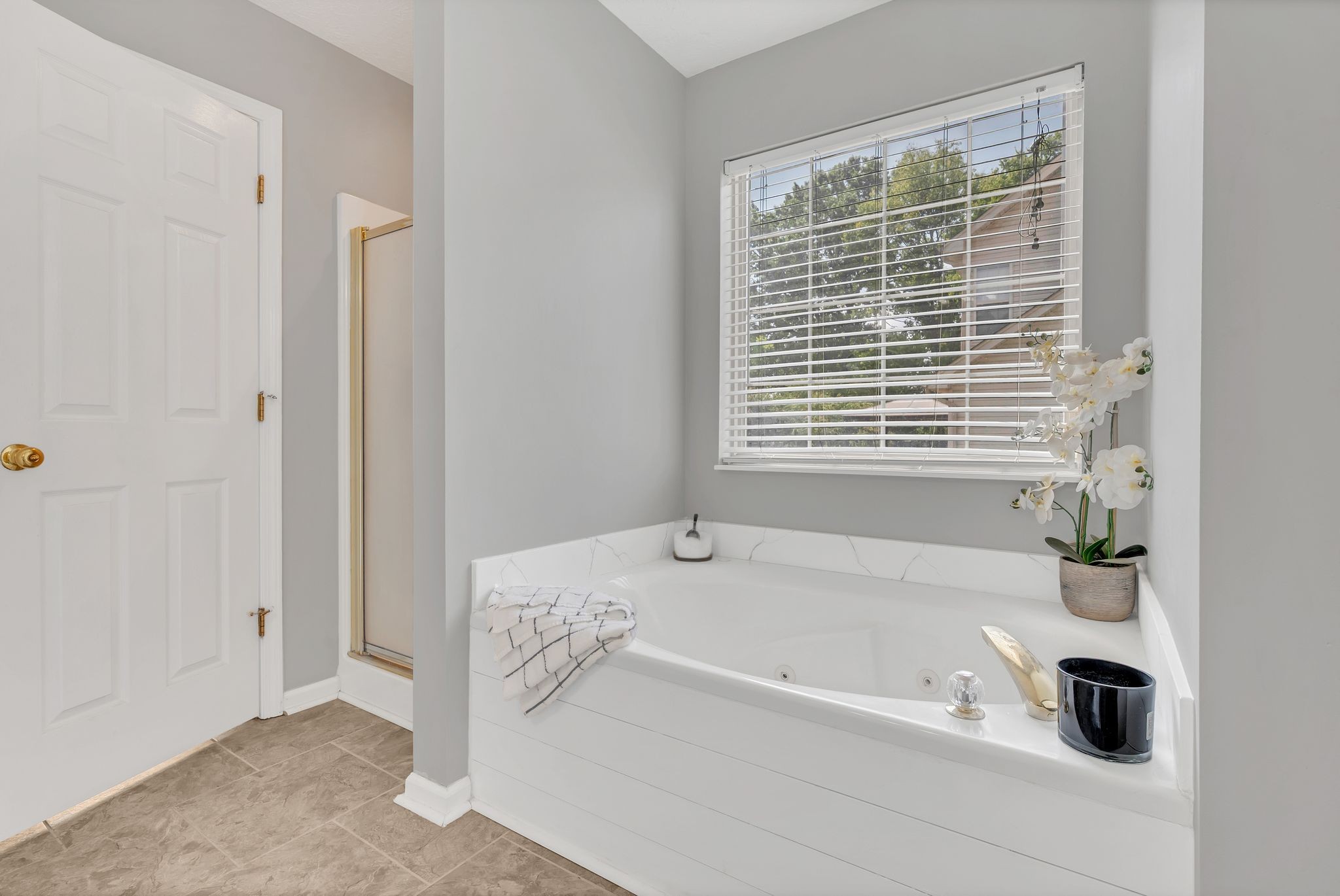 121 Rose Garden Ln