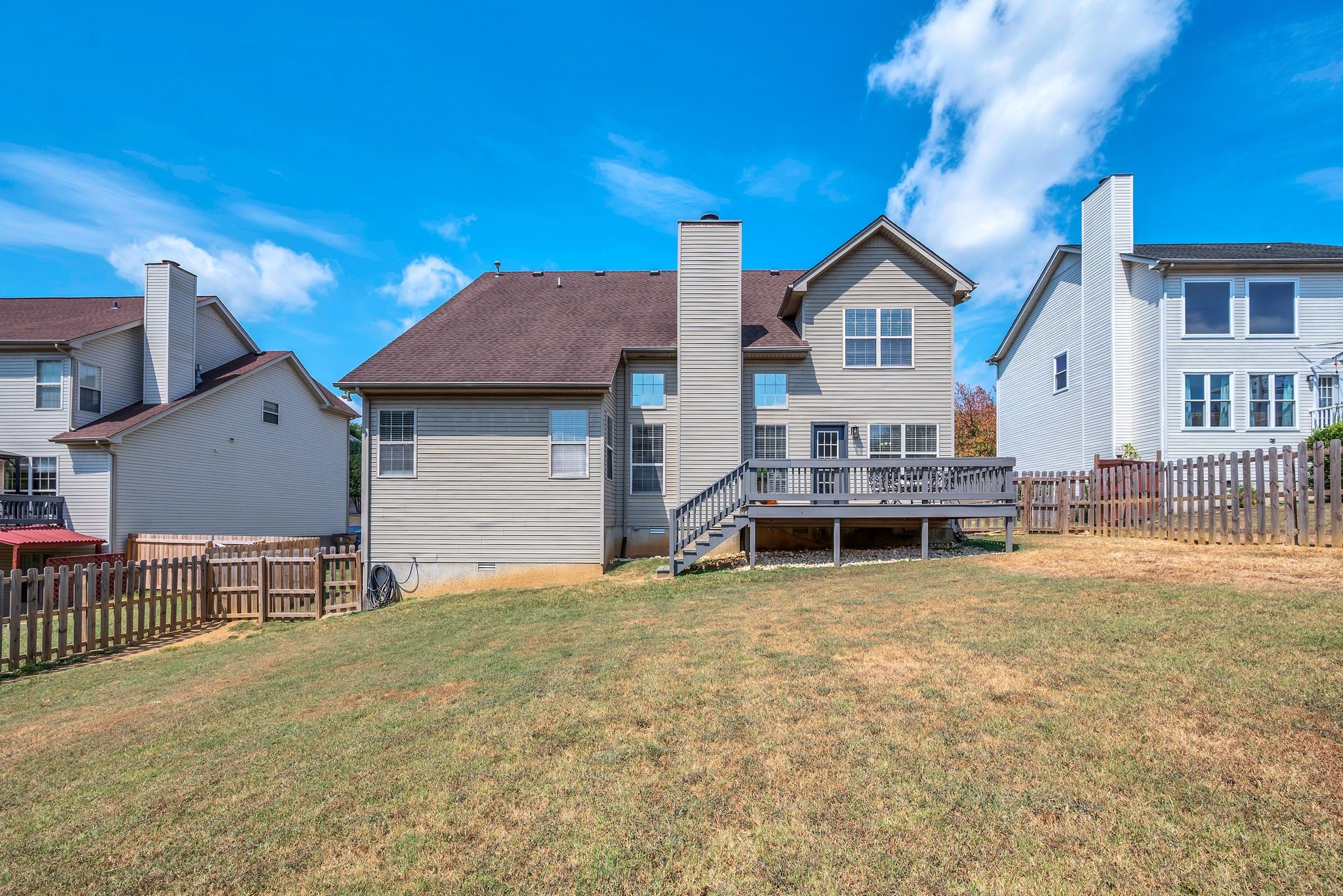 121 Rose Garden Ln
