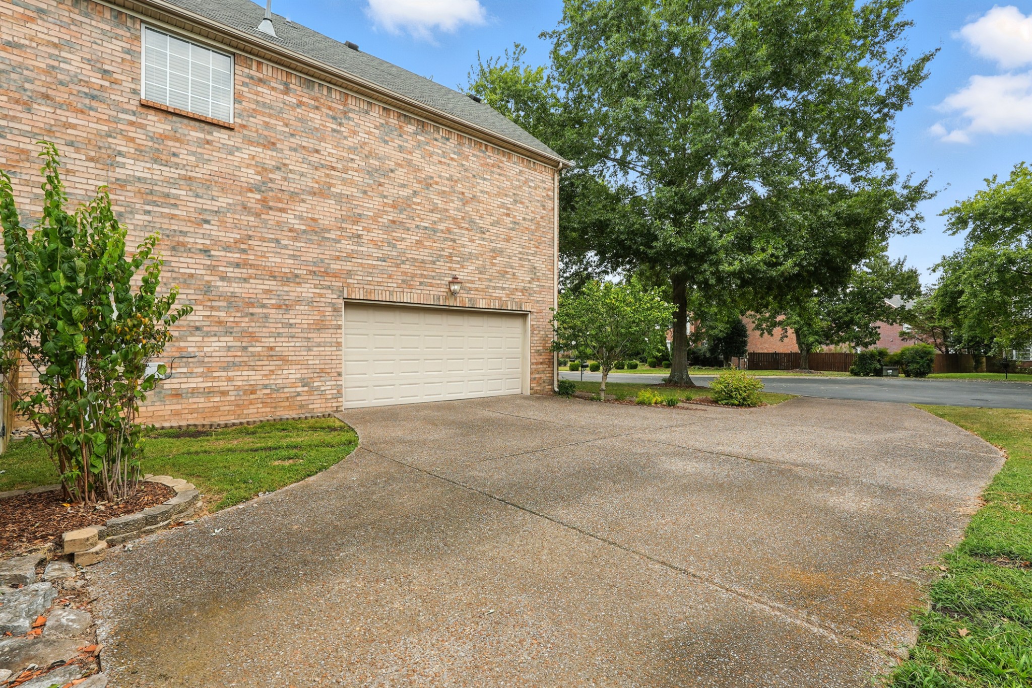 704 Trace Glen Ct