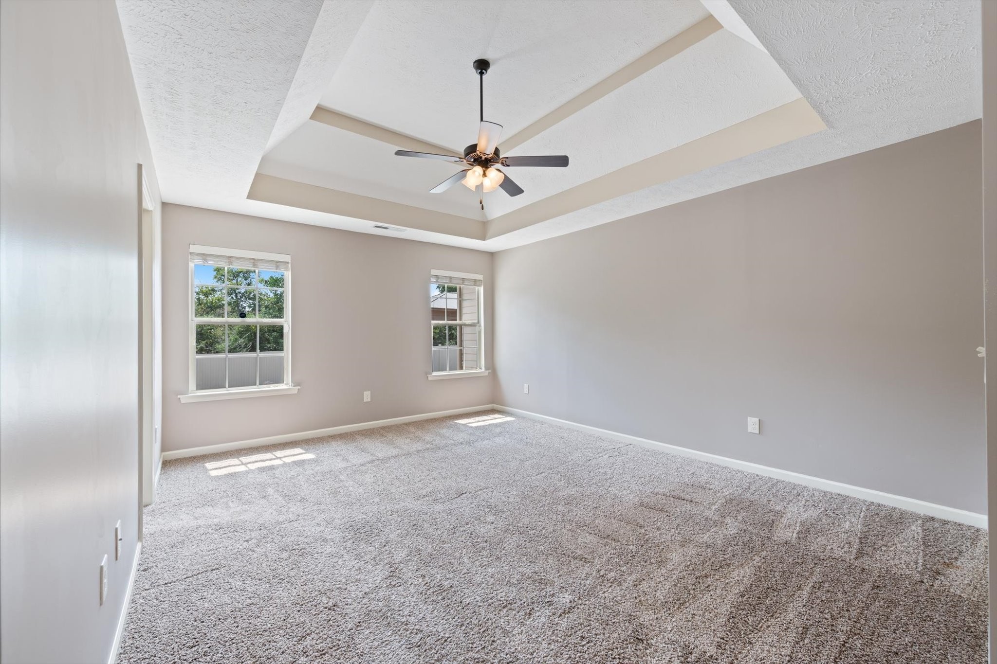 1313 Round Rock Dr