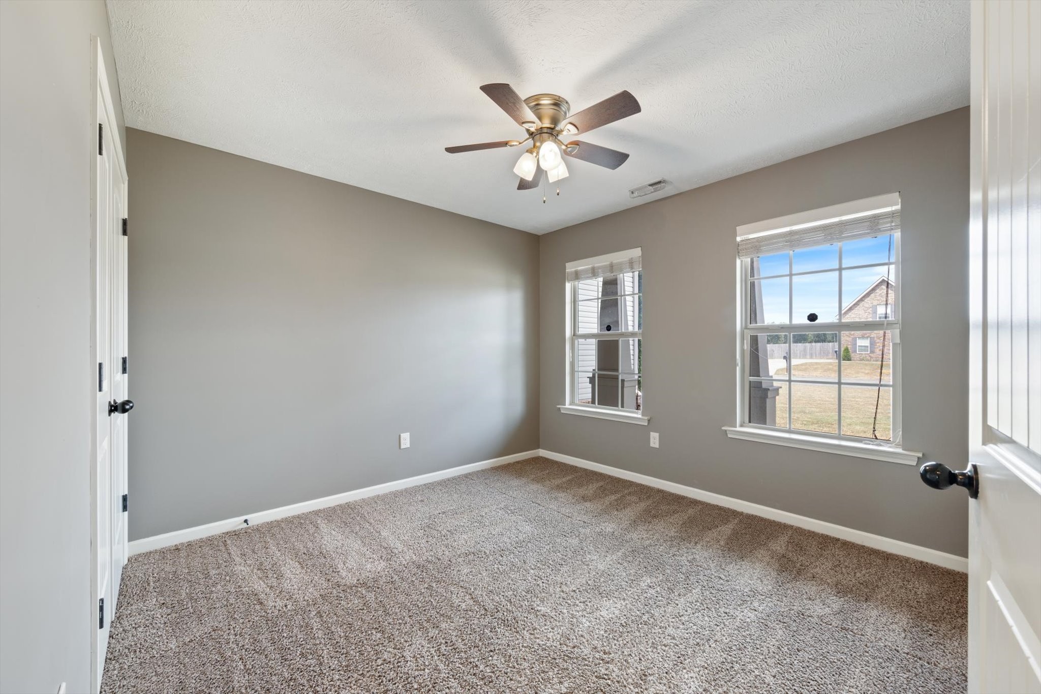 1313 Round Rock Dr