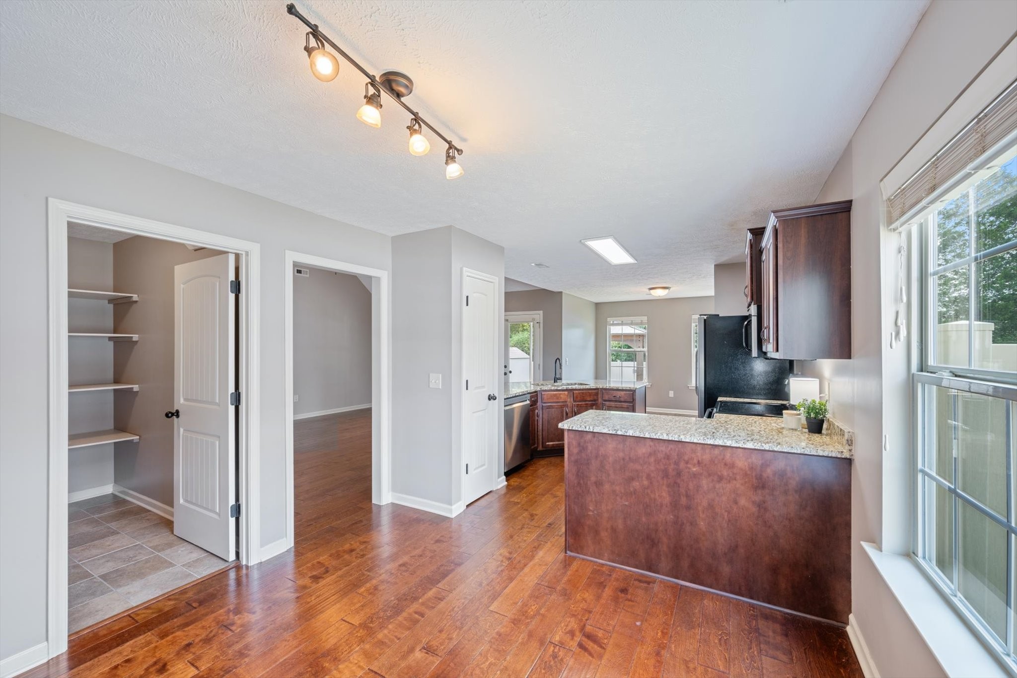 1313 Round Rock Dr