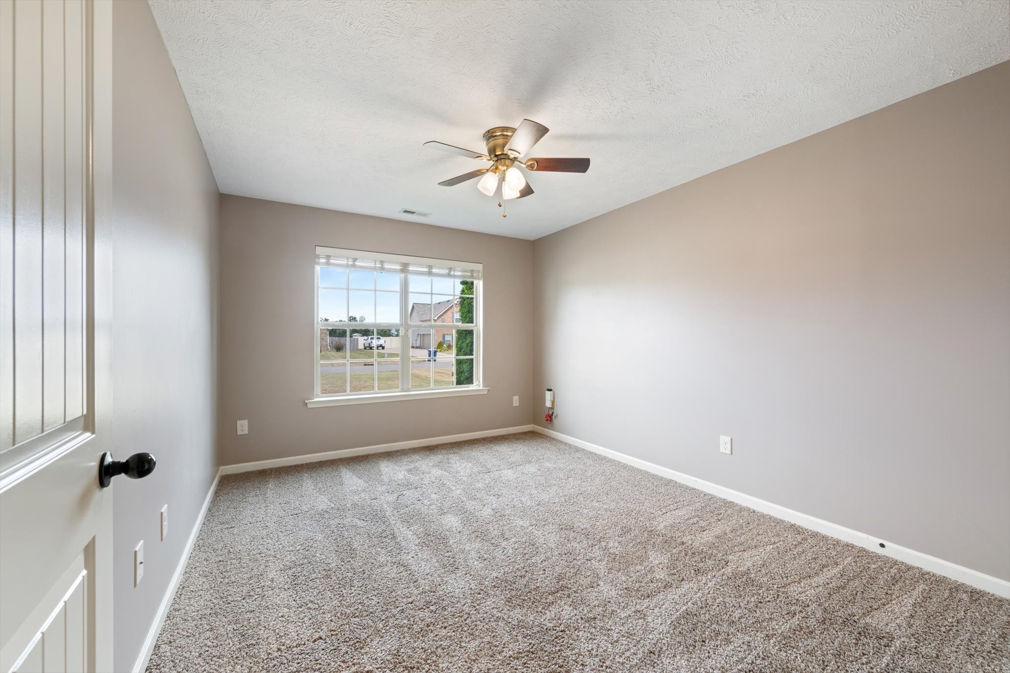 1313 Round Rock Dr